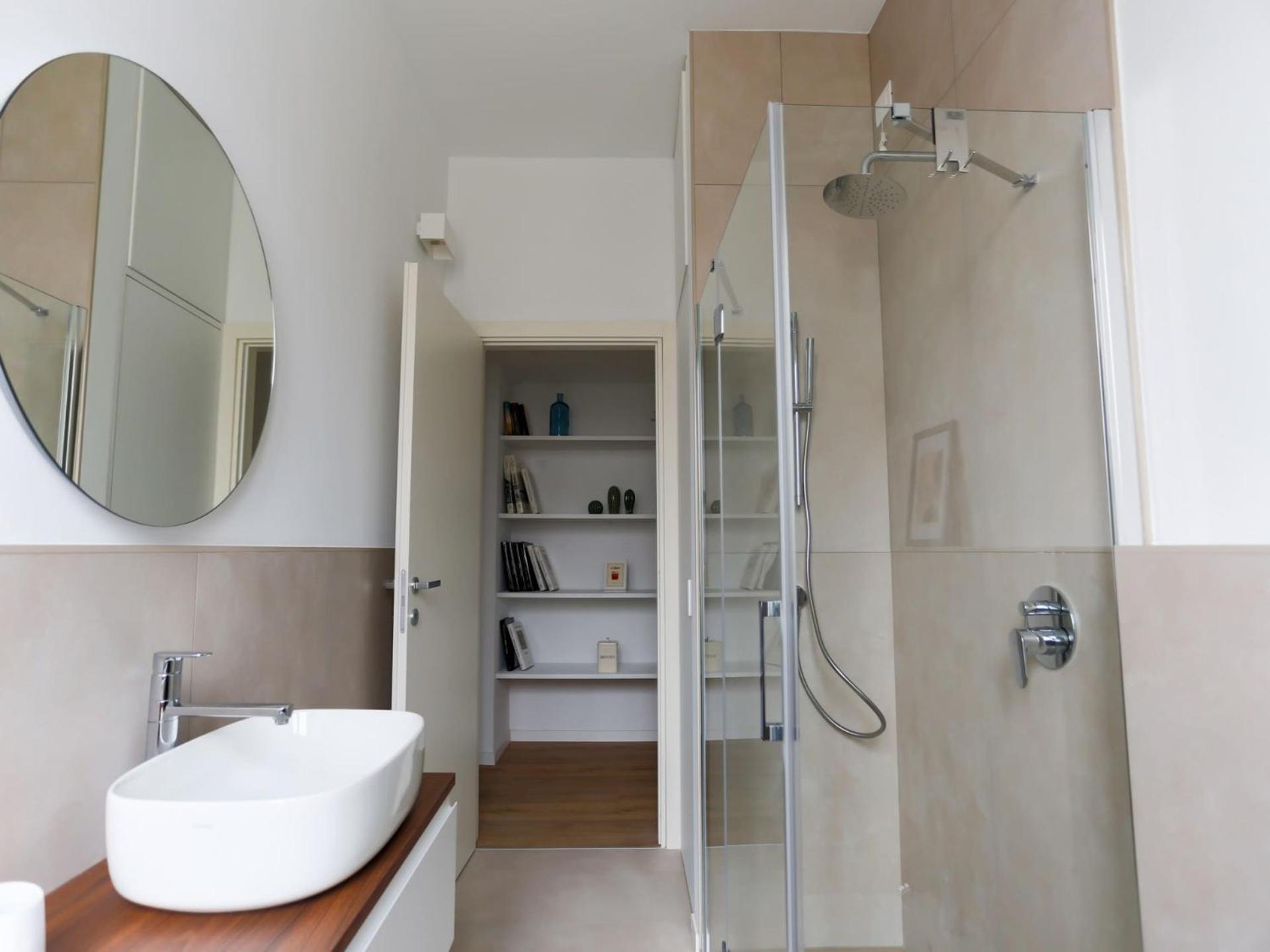 The Rent - Spacious And Renovated Two-bedroom Downtown Milão