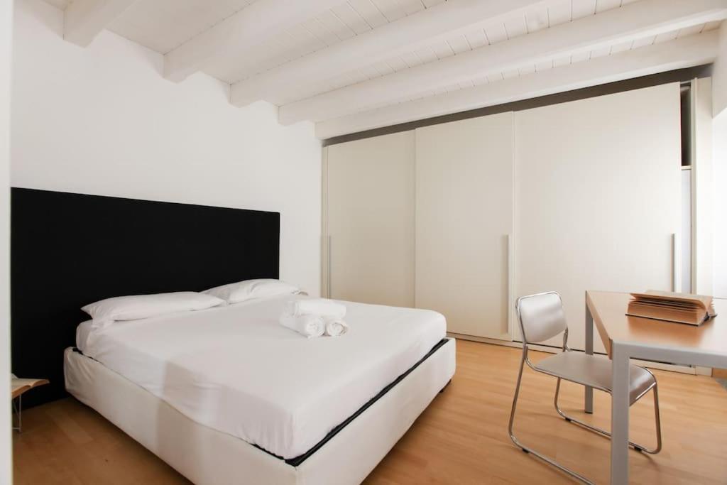 Hacca Collection - Open Space In Porta Ticinese Apartment