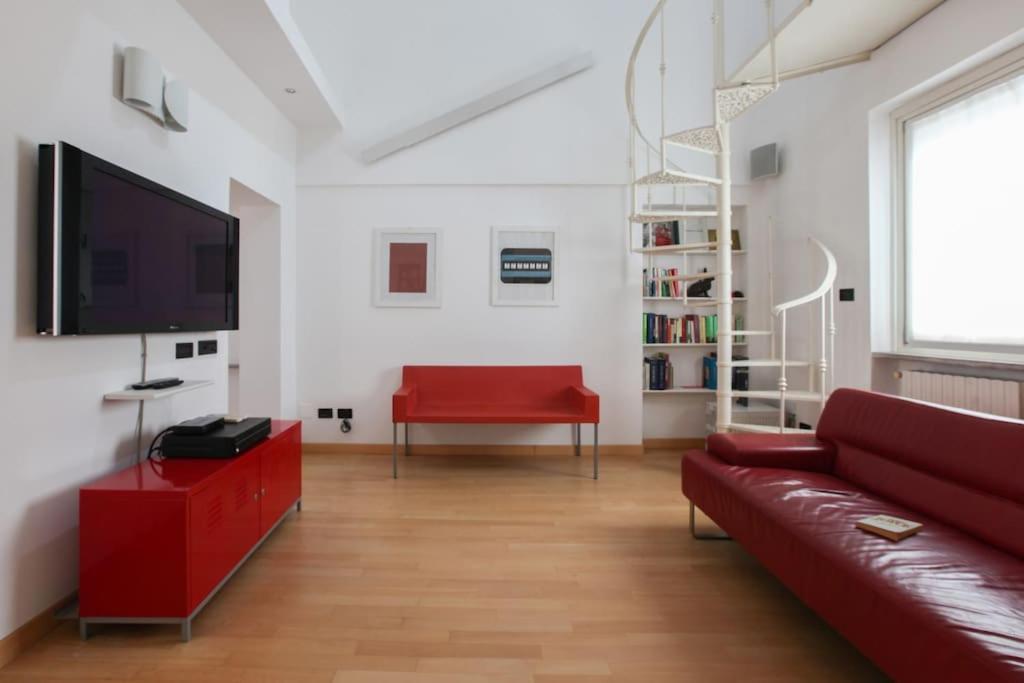 Hacca Collection - Open Space In Porta Ticinese Mailand