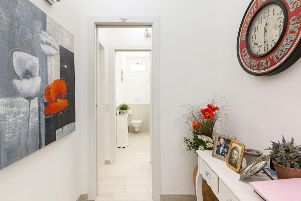 Elegant Triplex Townhouse With Luxe Terrace Mailand
