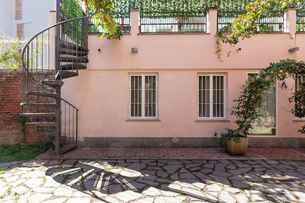 Apartment Elegant Triplex Townhouse With Luxe Terrace Mailand
