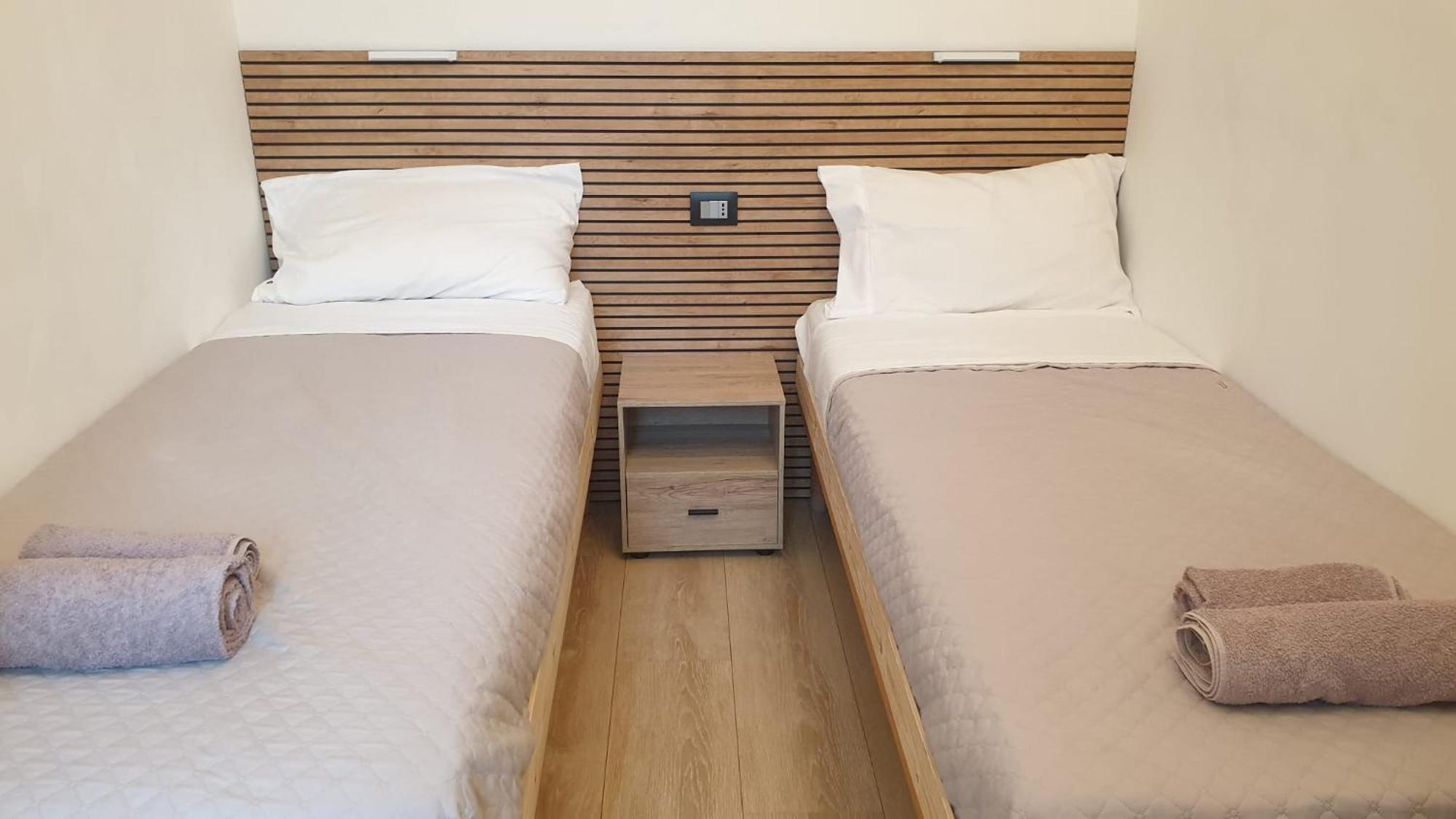 Your Lovely Home, Porta Venezia-1 Queen Bed, 3 Single Beds, 1 Sofa Bed- Apartment Mailand