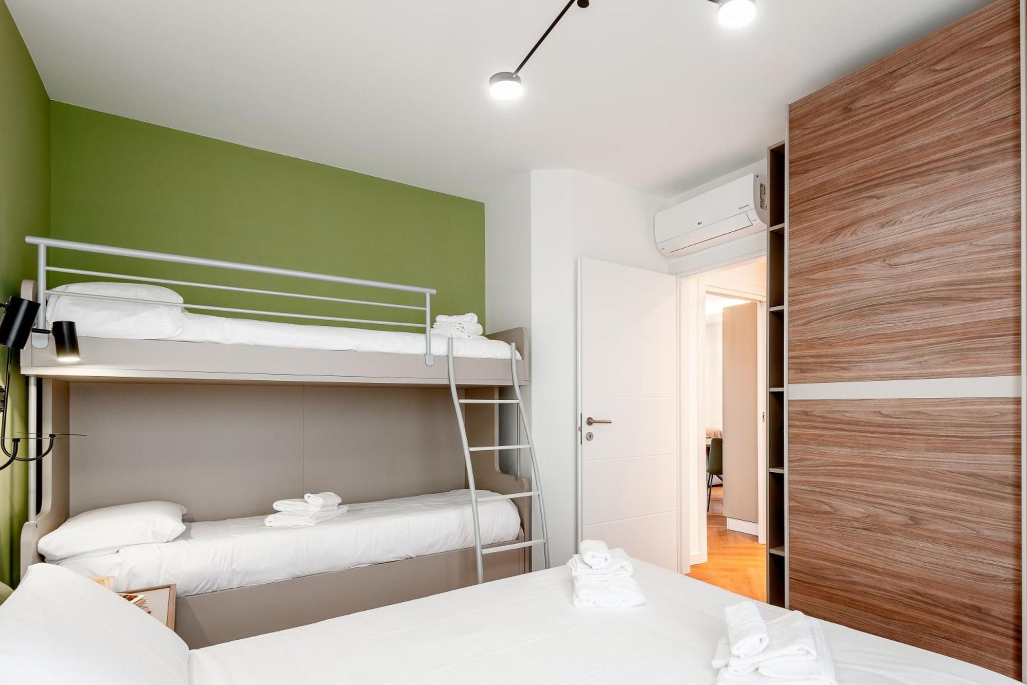 Stayeasy Argelati40 - Penthouse With 2 Bedrooms, 2 Bathrooms And Terrace - Navigli * Mailand