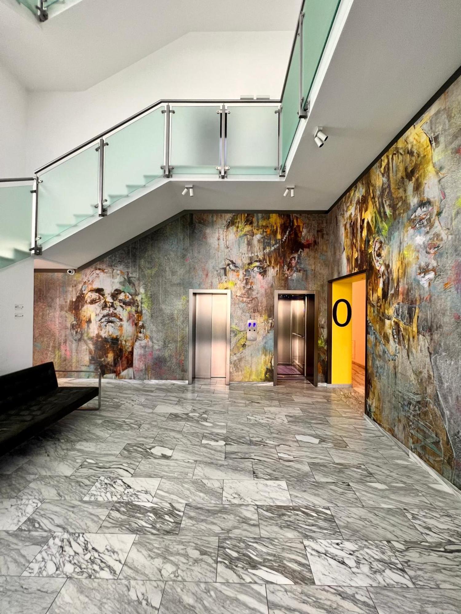 Welcome To Art Building - Comfort & Elegant Flat Apartment