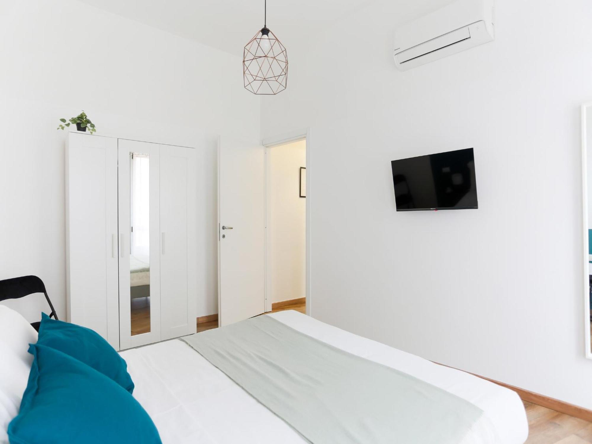 The Rent - Cozy Two-bedroom Near Colonne S Lorenzo * Milão