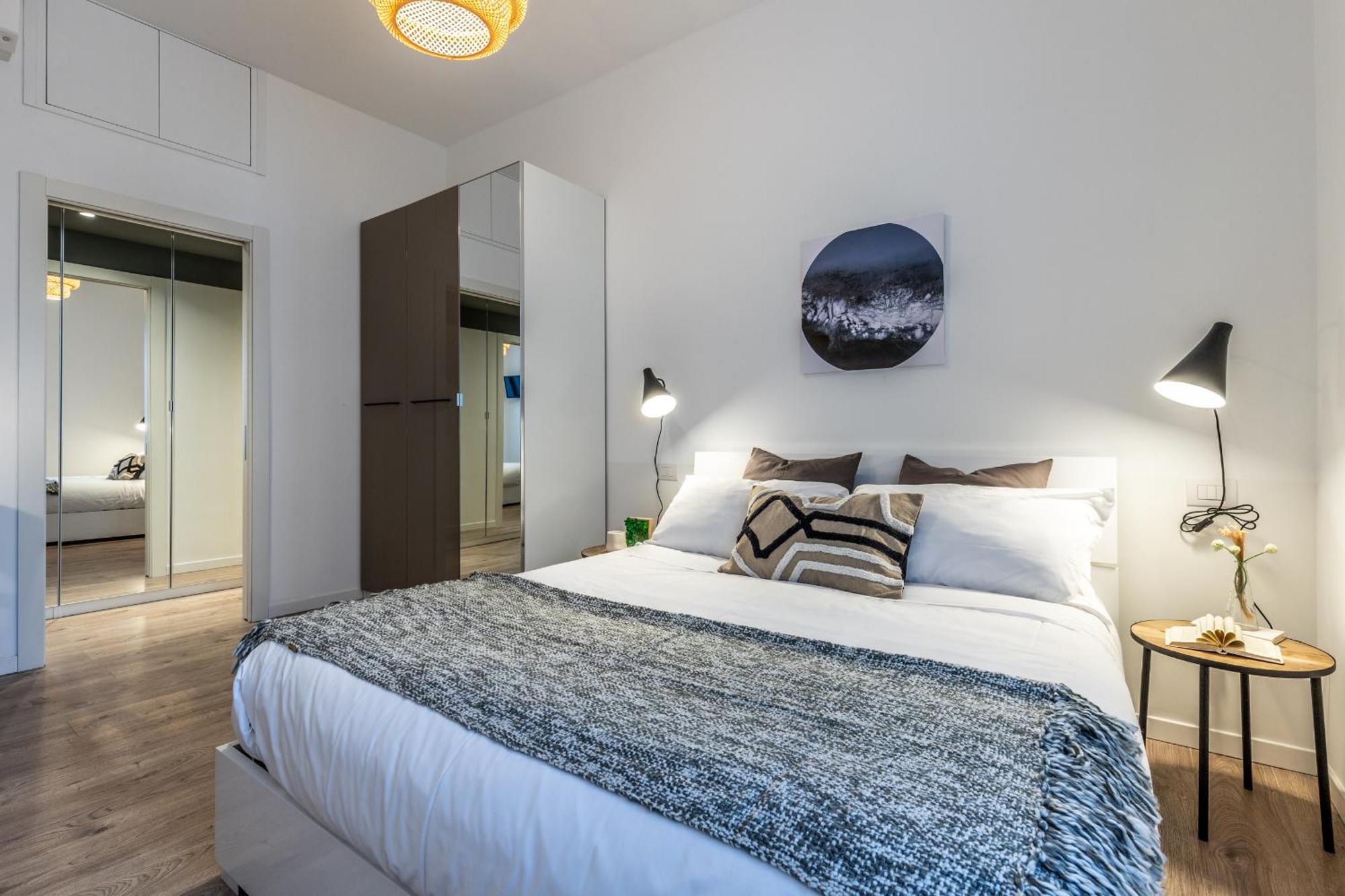 Apartment Stayeasy Quadronno33 - 3 Bedrooms, 2 Baths - Duomo Walking Distance Mailand