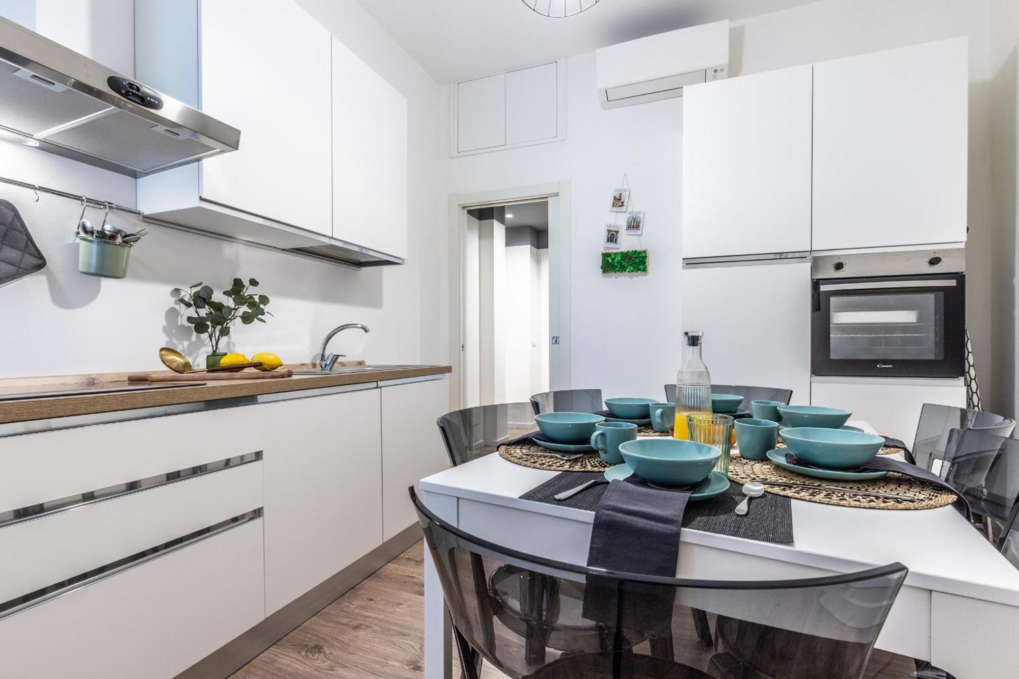 Apartment Stayeasy Quadronno33 - 3 Bedrooms, 2 Baths - Duomo Walking Distance Mailand