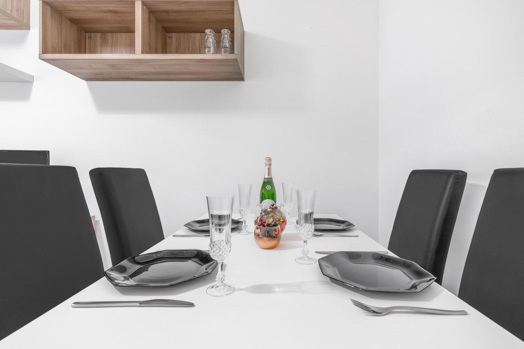 Navigli Duomo - Chateau Milan, Metro M2 E Parcheggio Gratuito * Mailand