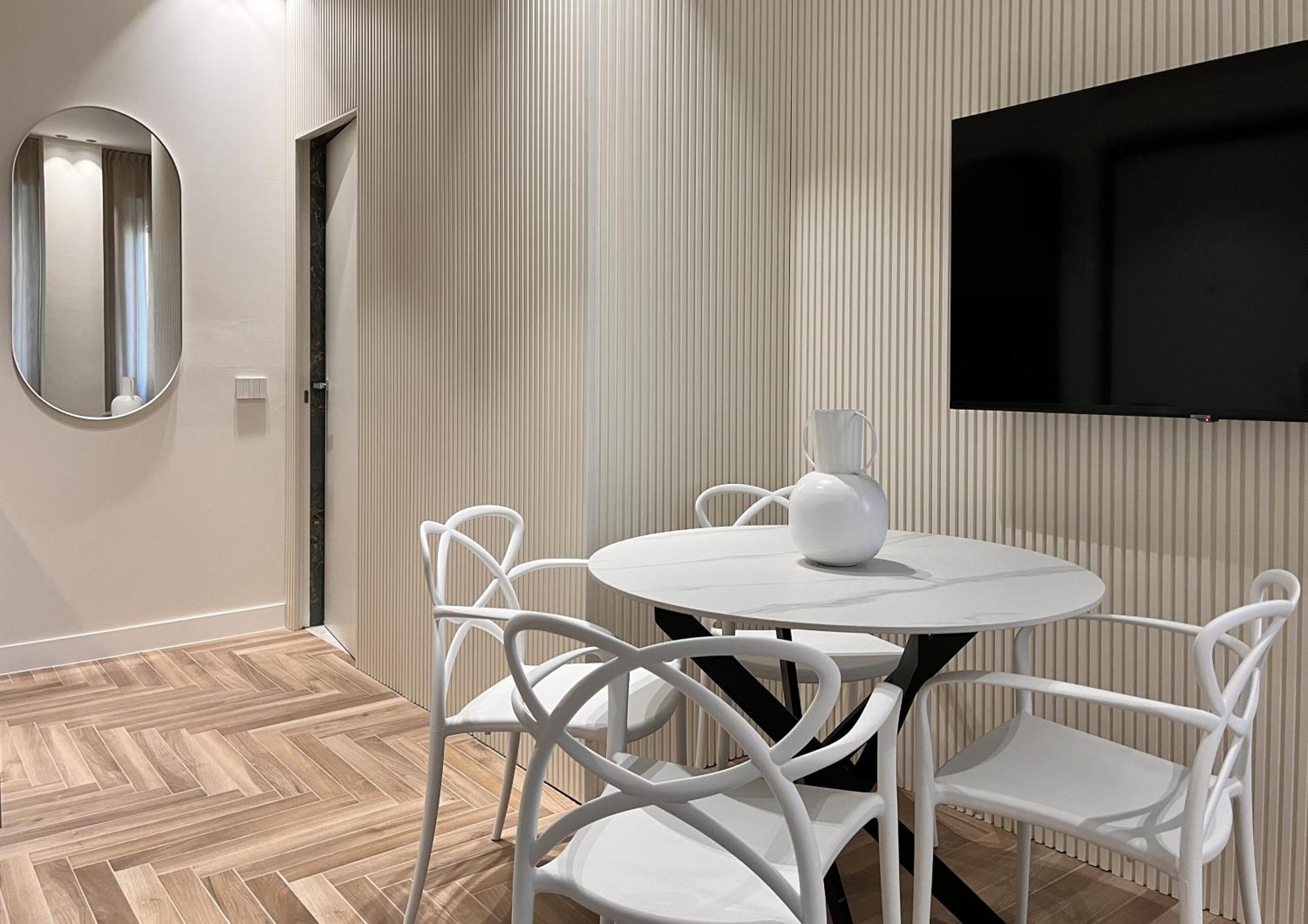 Yls Luxury 2 *