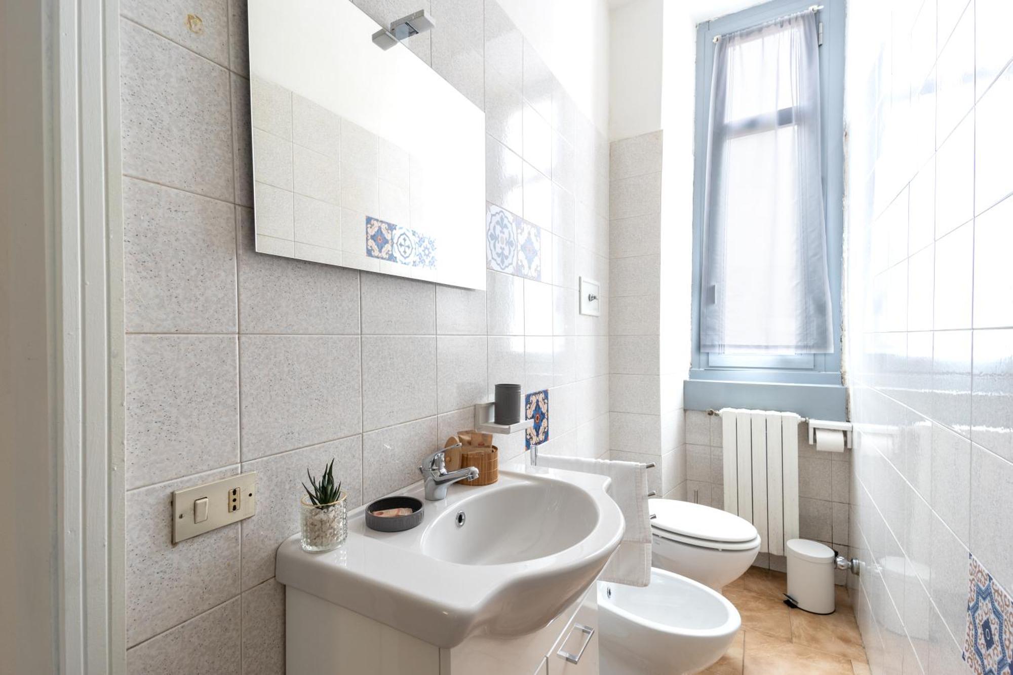 Elegant Near Metro Porta Romana,3 Fermate Subway-stop A Duomo, Wifi-netflix Free Apartment