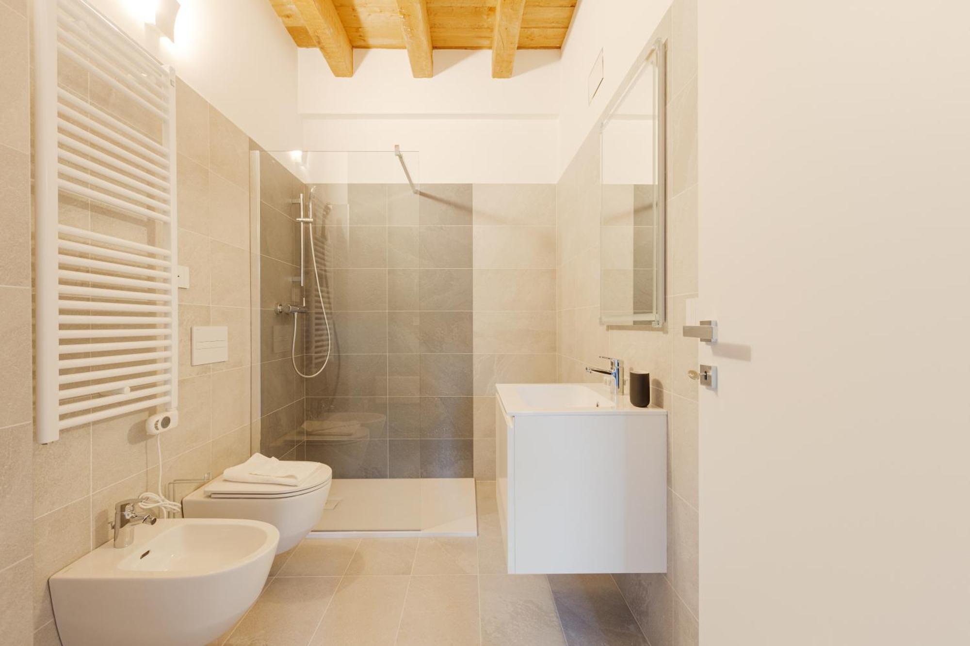 Modern In With Balcony Milão
