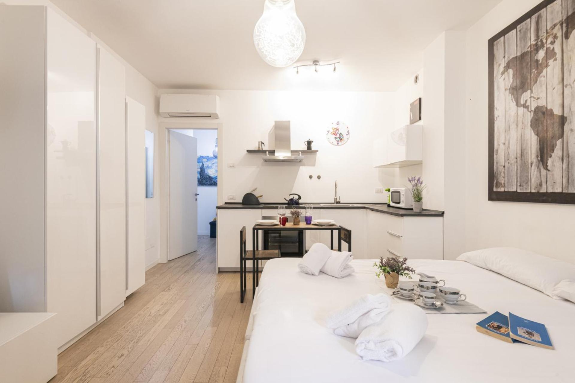 Easylife - Stile Navigli Con Terrazzo Apartment