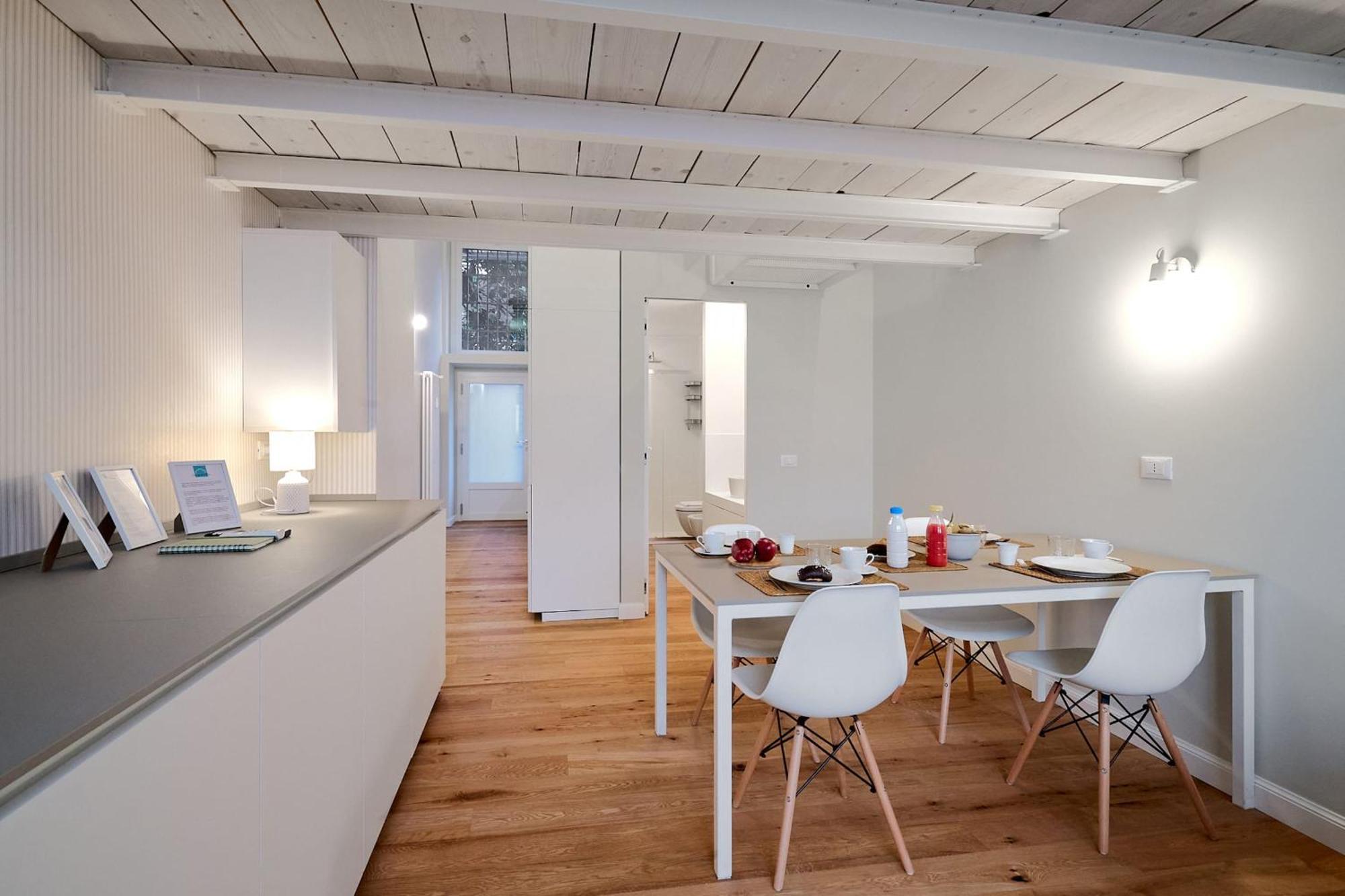 Design Loft Perfect For Couples Apartment *