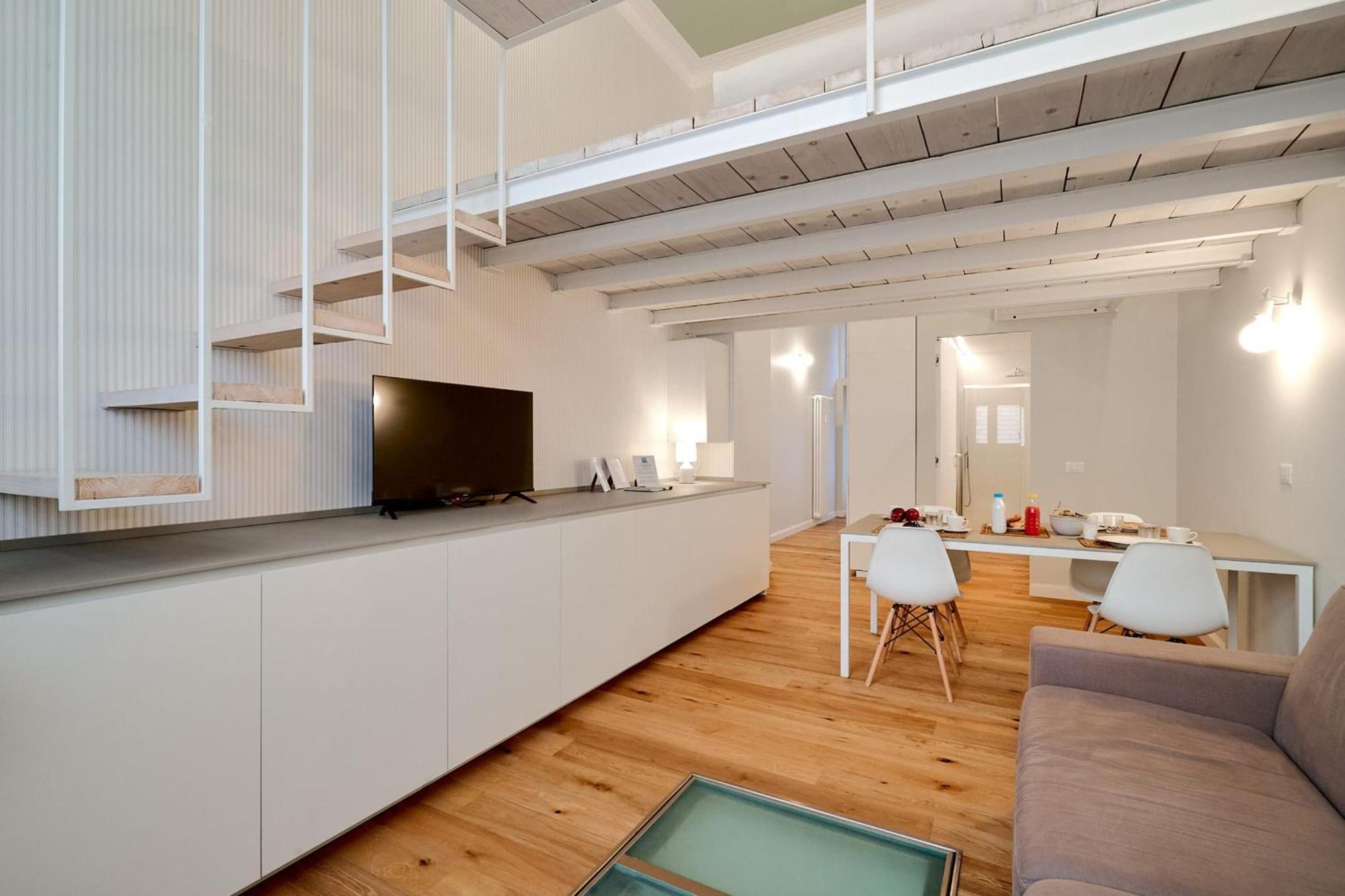 Design Loft Perfect For Couples Apartment Milan