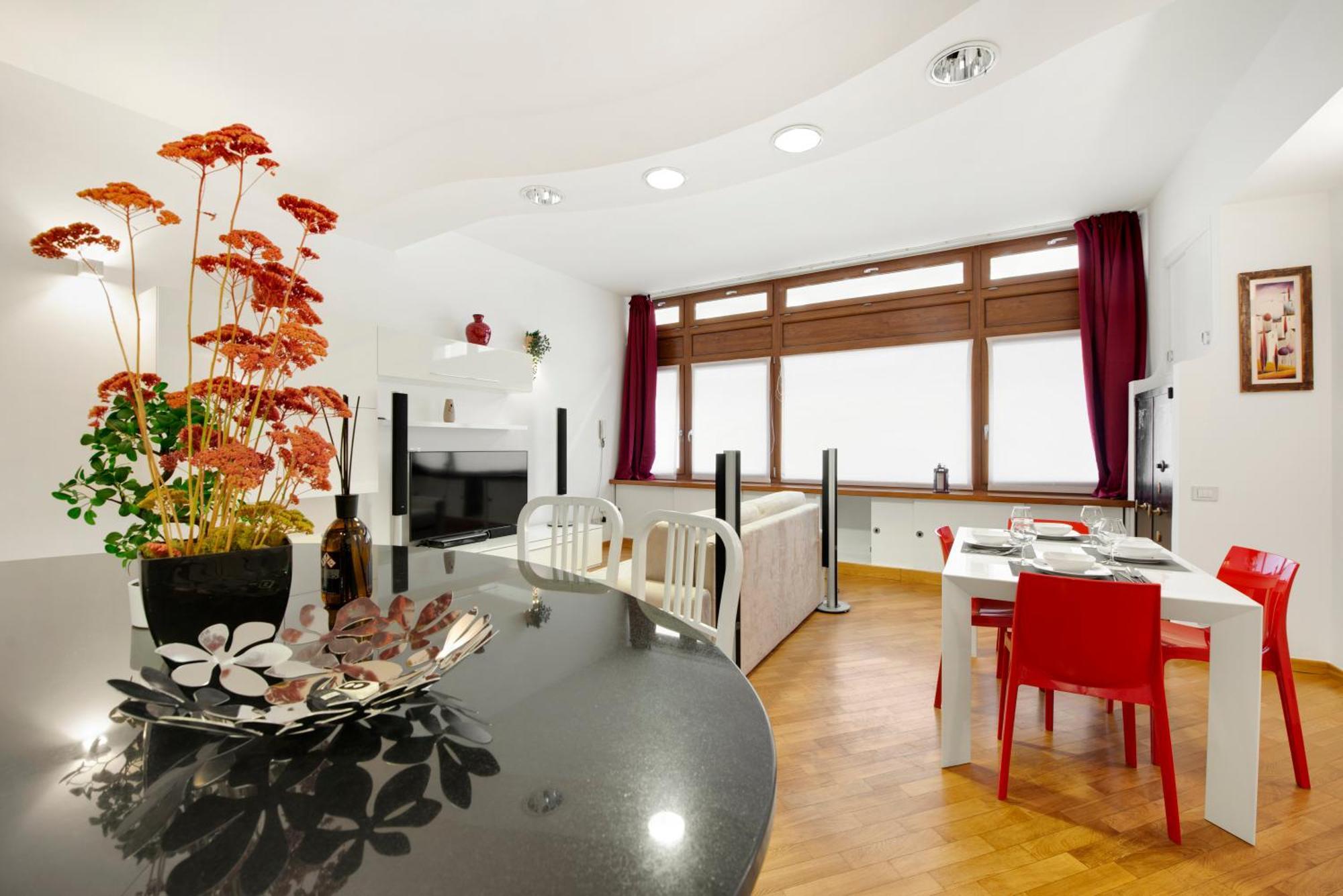 Garage Privato Gratuito - 600 Metri Duomo Apartamento *