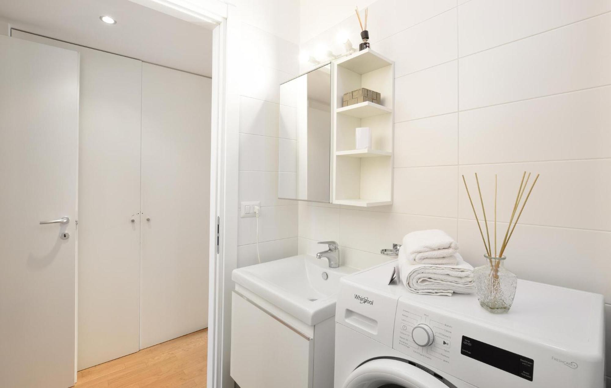 Stunning In With Kitchen * Milan