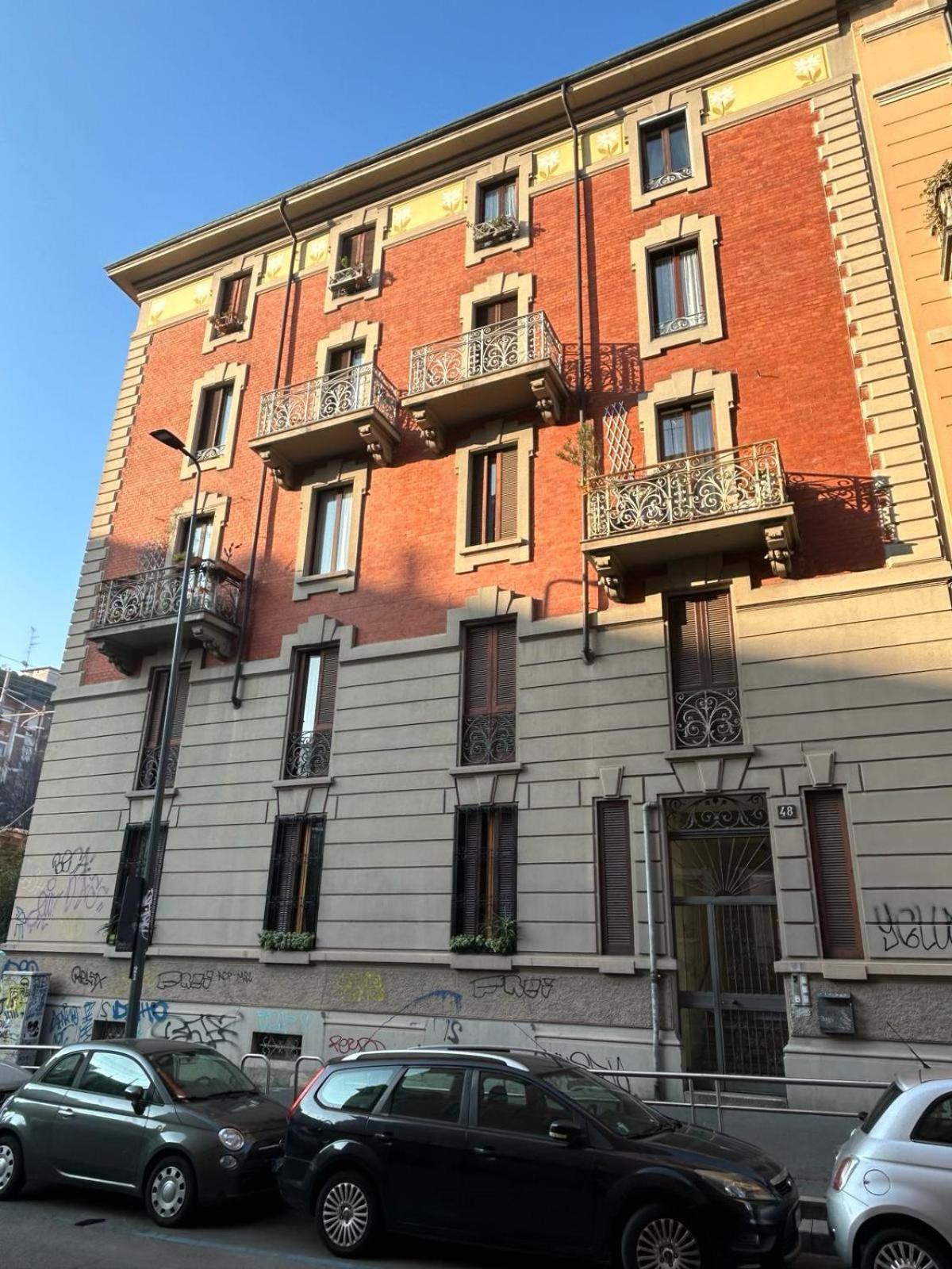 Ampio Bilocale Sui Navigli * Milan