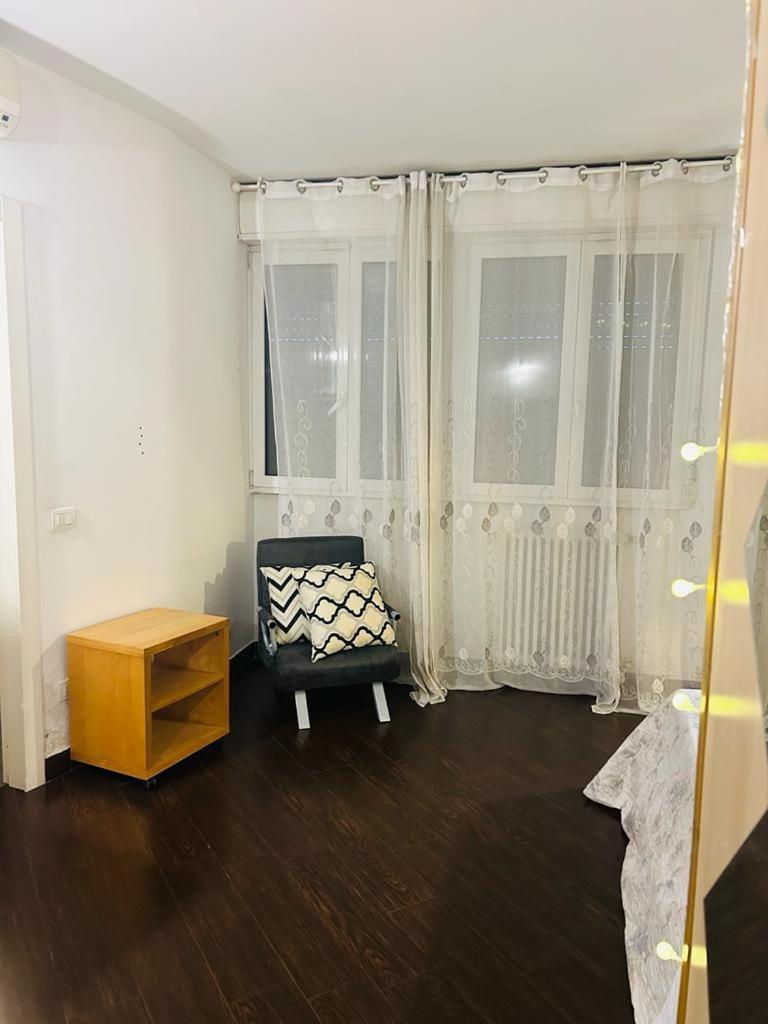 Easy Italy Prada Apartamento Milão