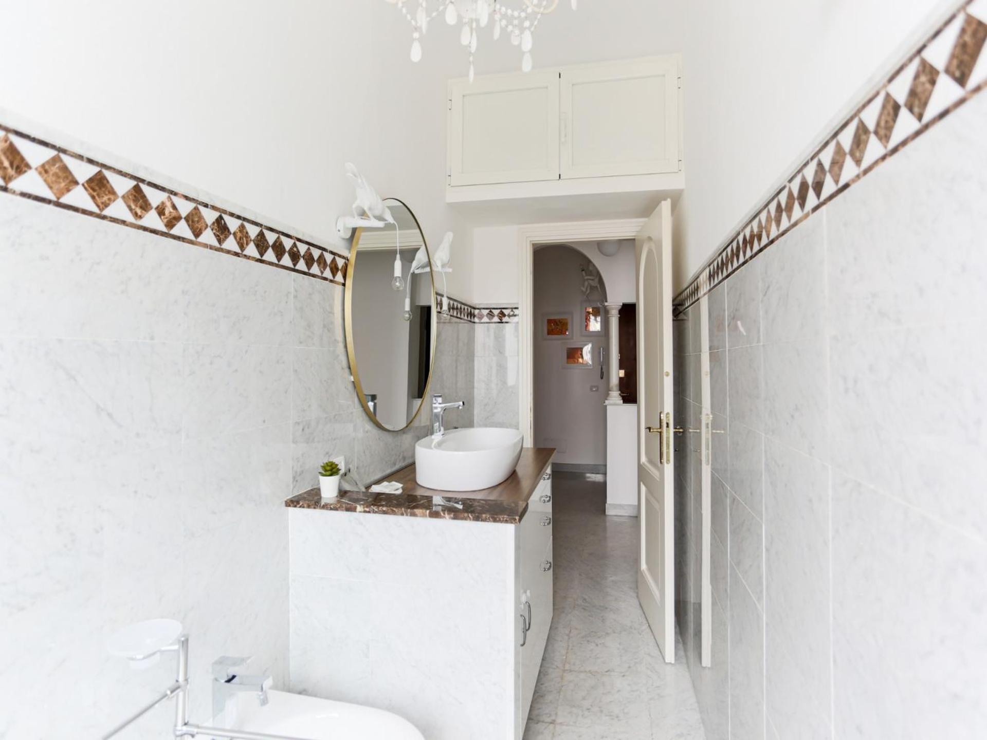 The Best Rent - Bright Two-bedroom In Central Station Area *