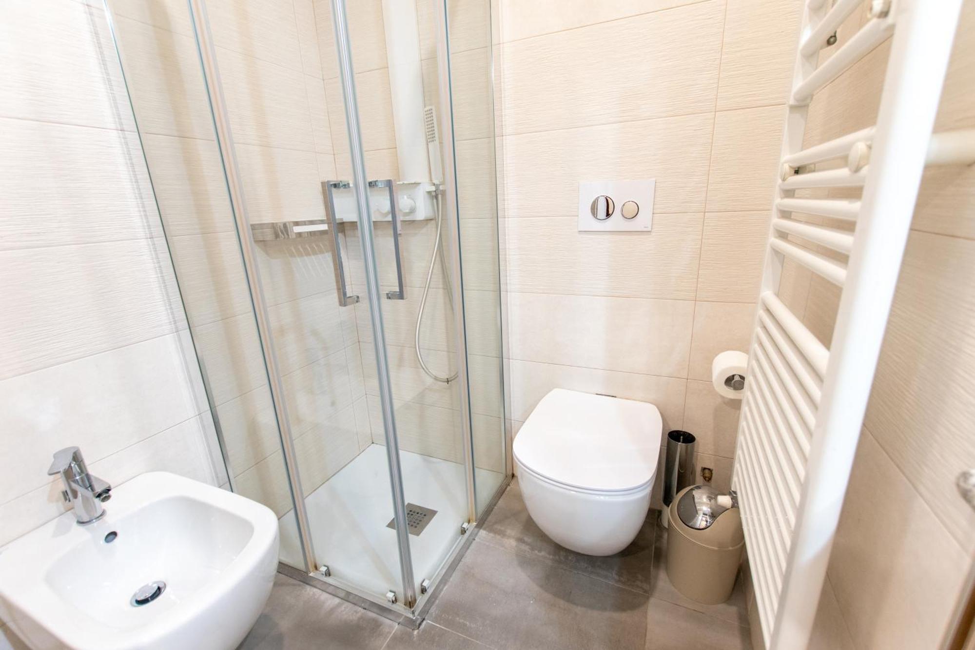 Ihost - Niccolini 21 Mailand