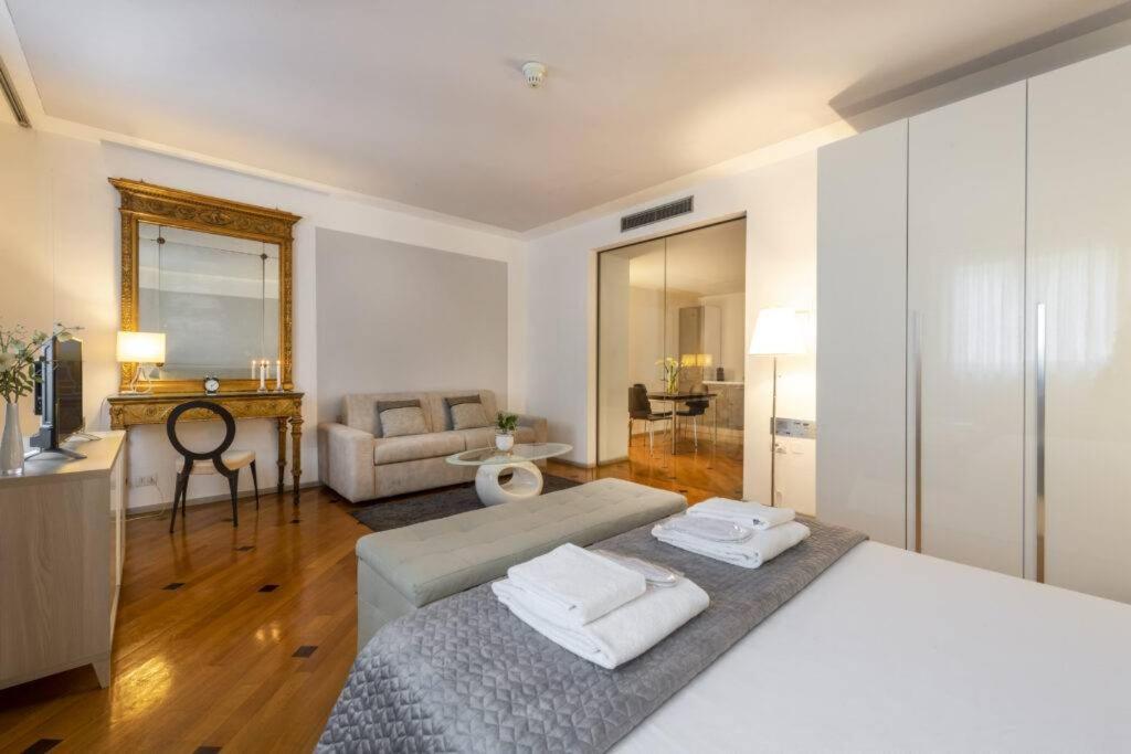 Royal - Centro Duomo Apartment