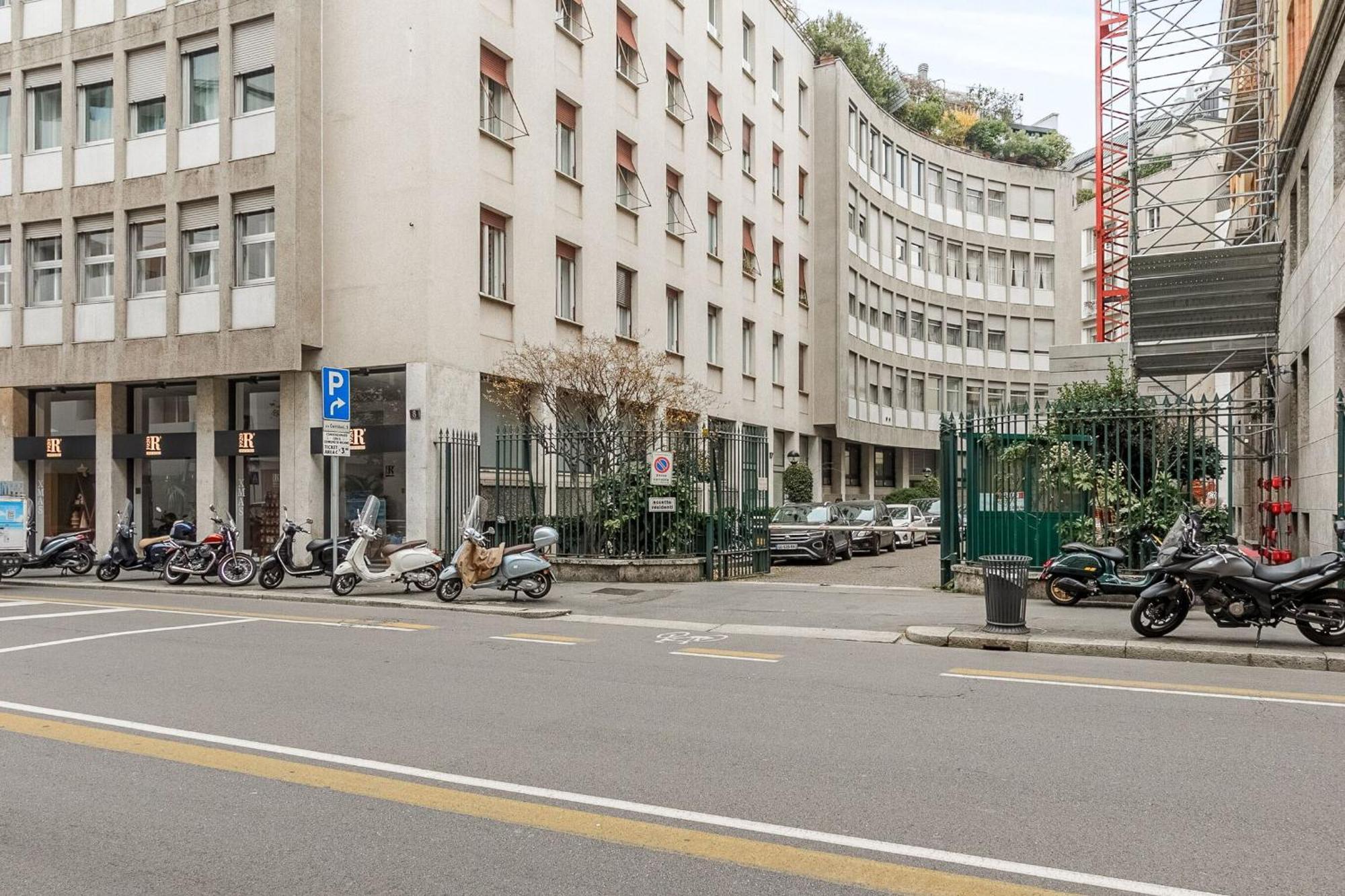 1br Uberto Visconti Di Modrone A With Balcony In Apartamento