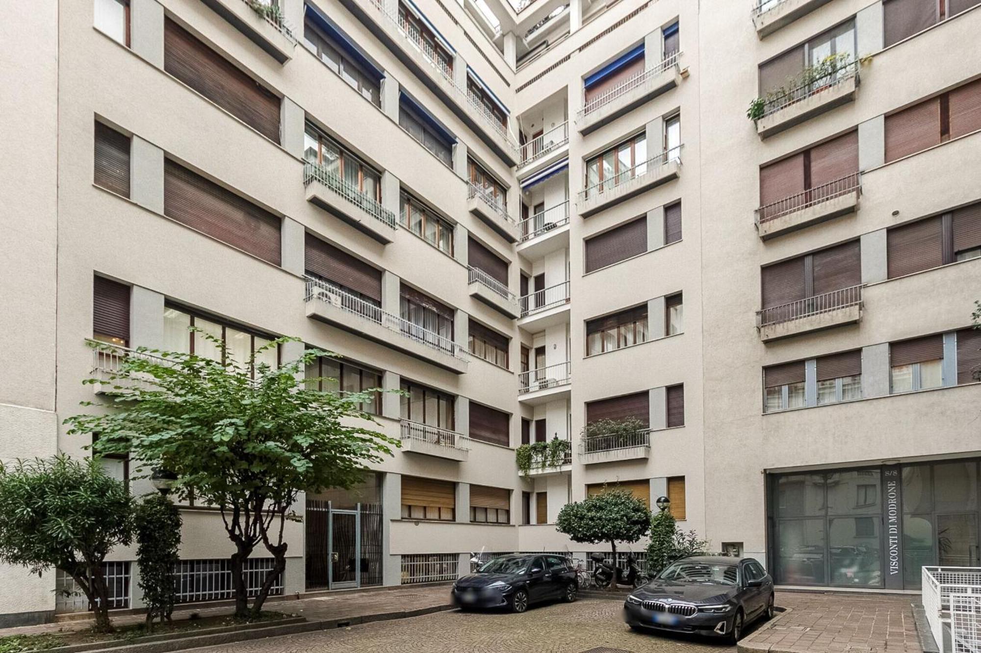 Apartamento 1br Uberto Visconti Di Modrone A With Balcony In Milão