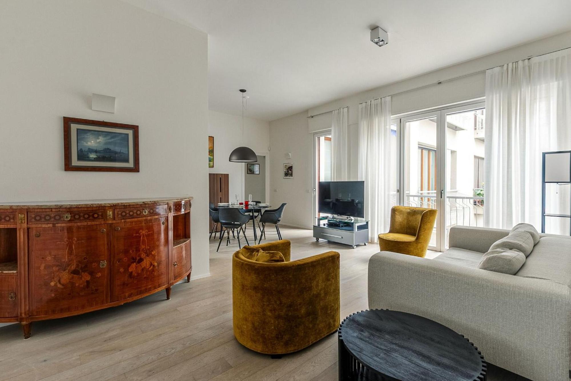 1br Uberto Visconti Di Modrone A With Balcony In Apartamento