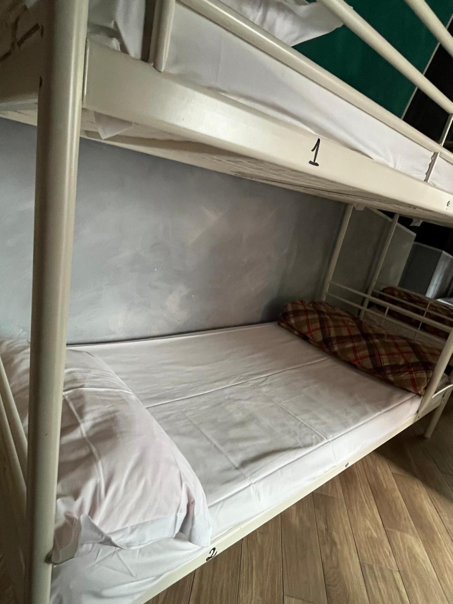 Gloria Hostel *