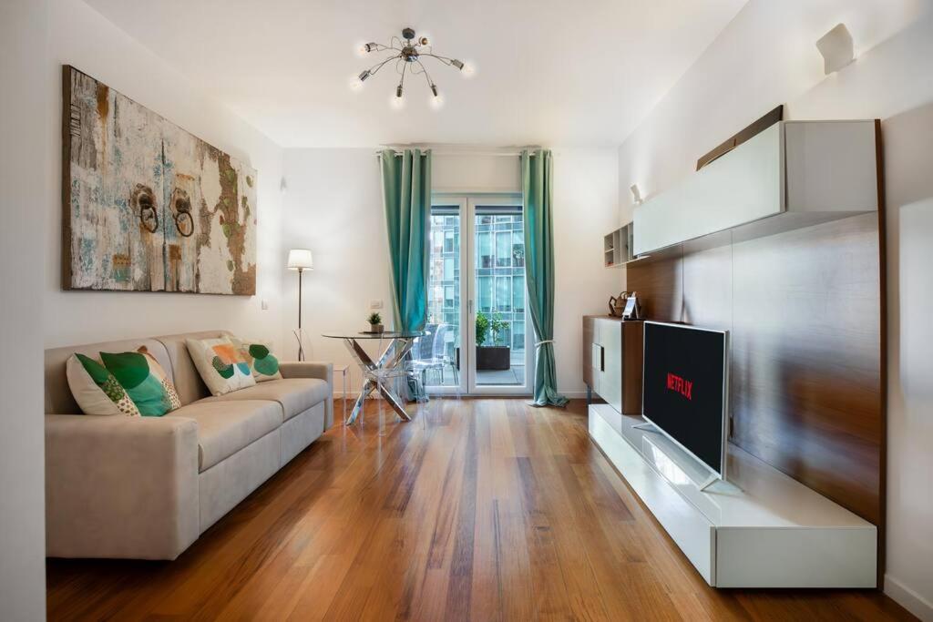 - Comfort Con Terrazza Apartment *