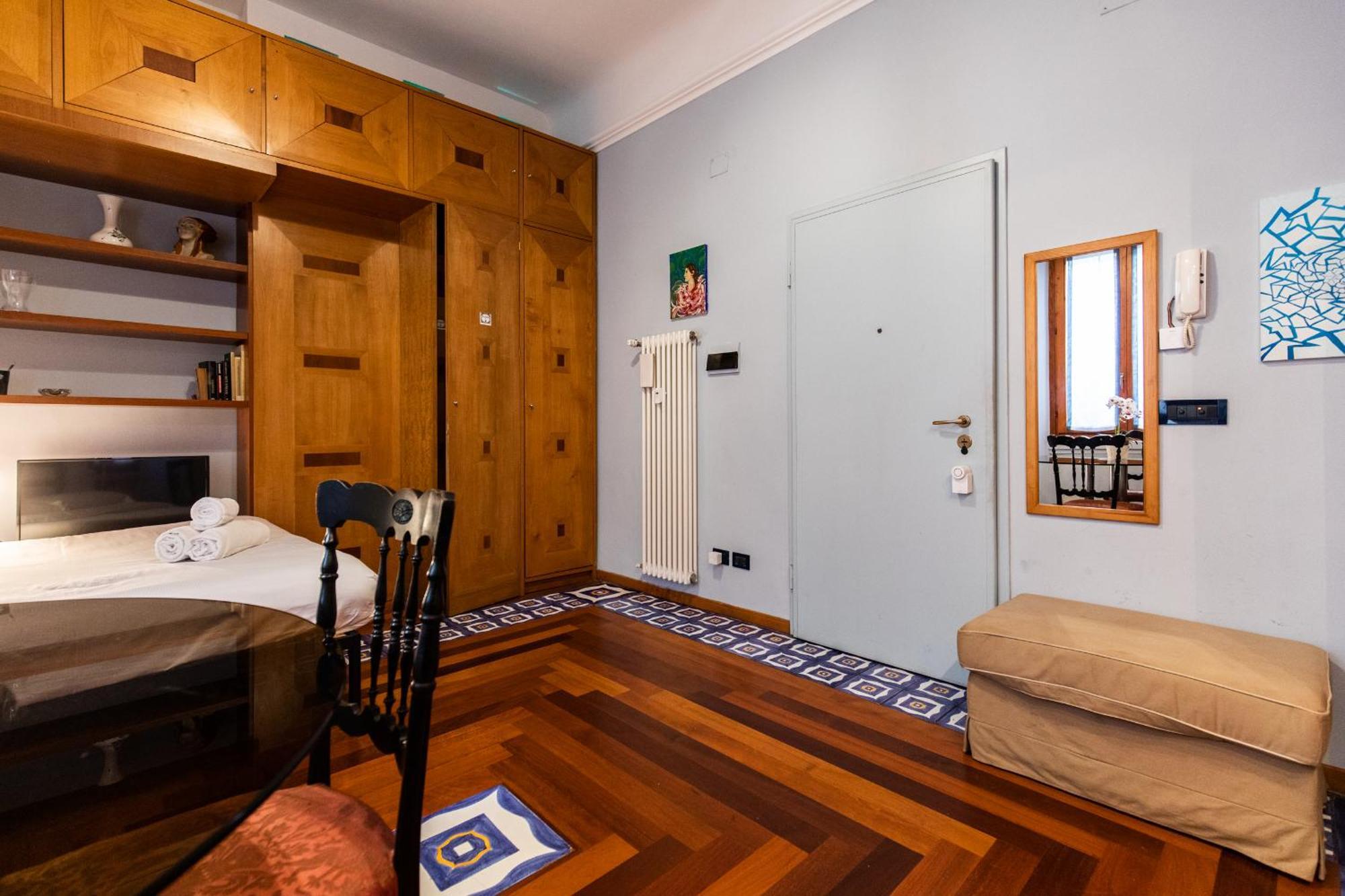 Apartment Ariosto Elegant - Near M1 And Cadorna Station