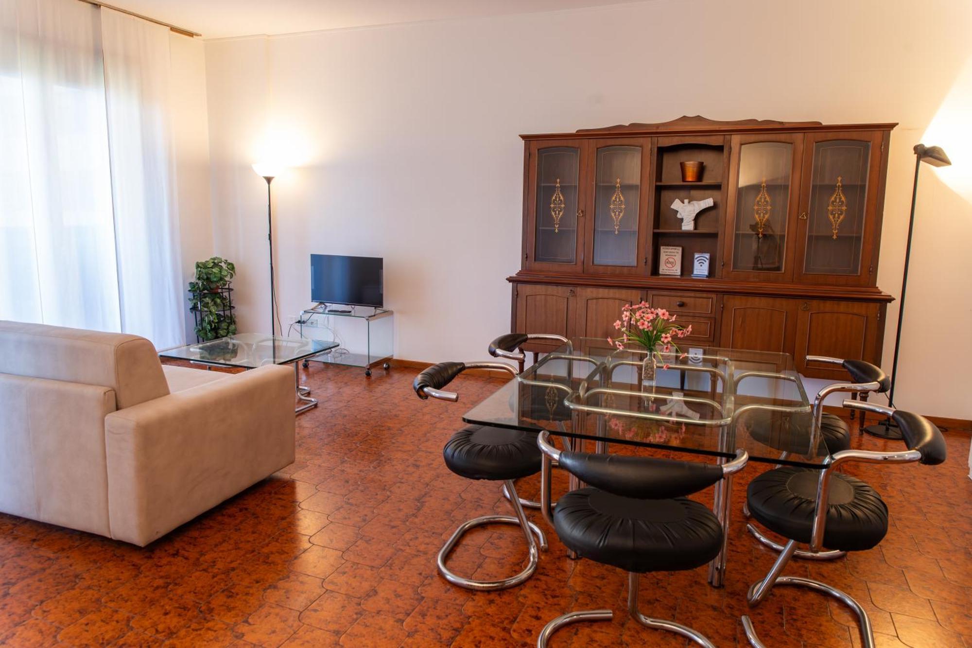 Ampio Con Terrazzo, 3 E 2 Bagni A 2 Passi Dalla Metro Apartment Mailand
