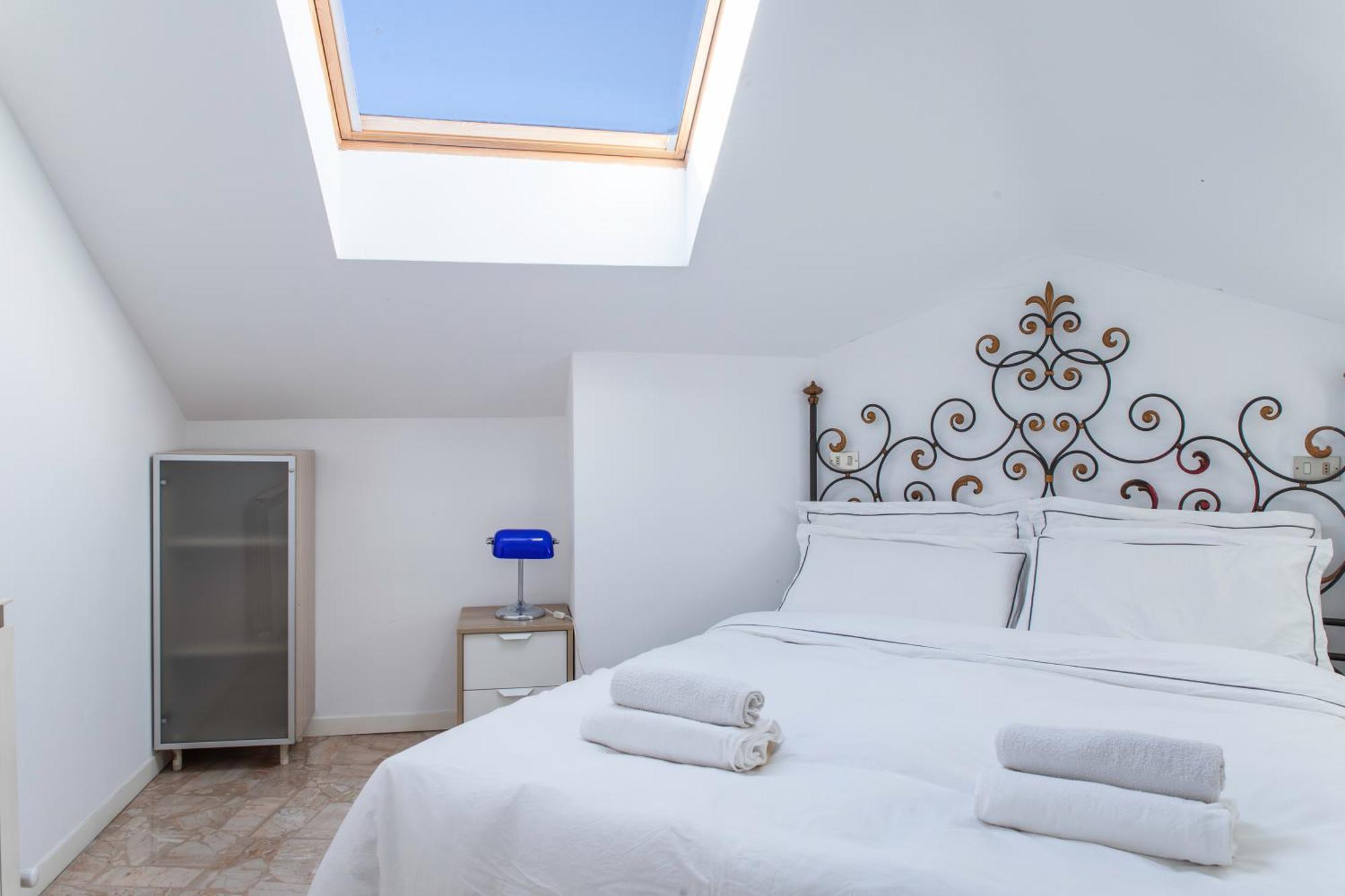 Apartment Skyview - Penthouse Few Steps From Metro Milan