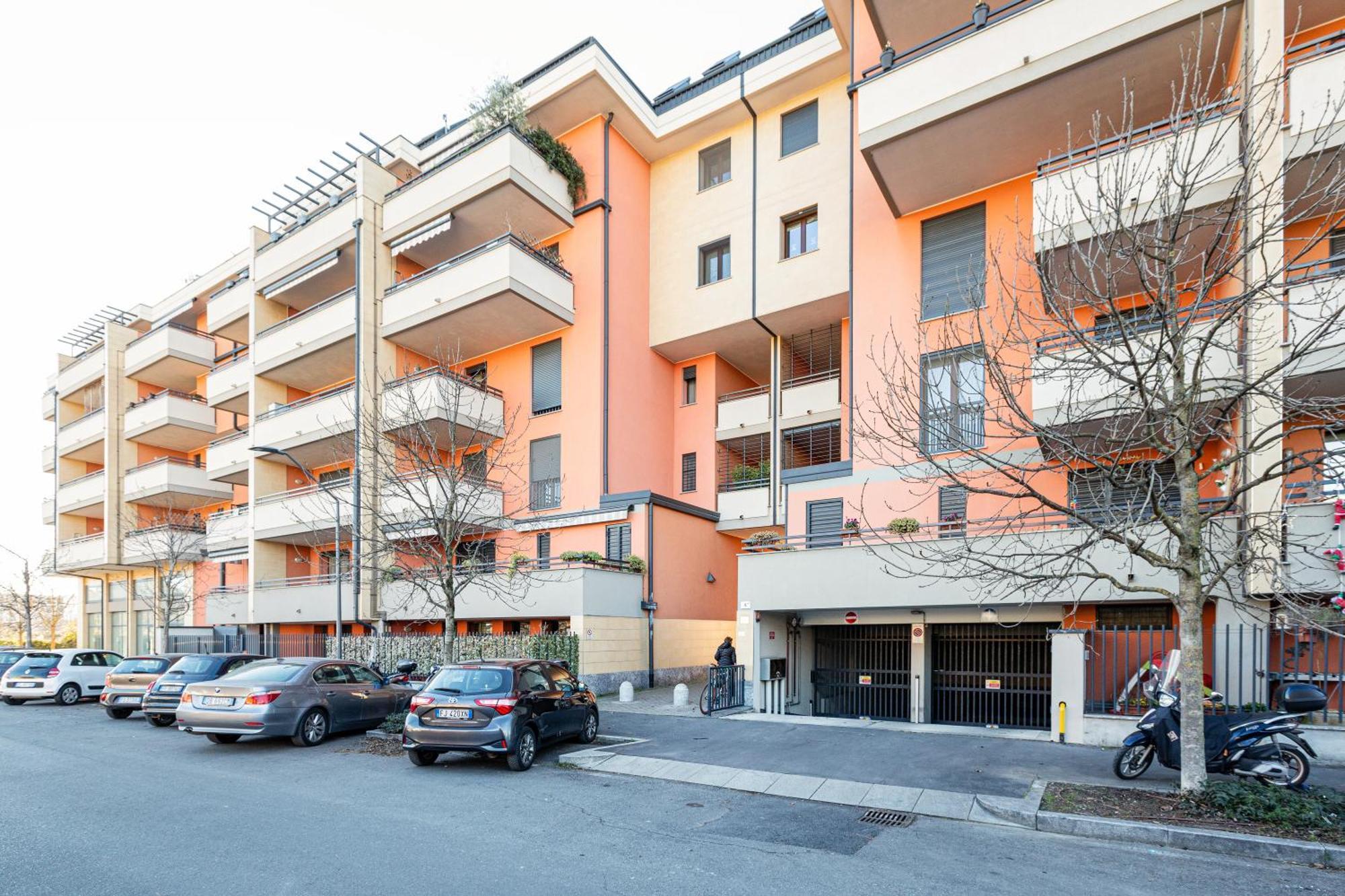 Sweet - With Balcony
