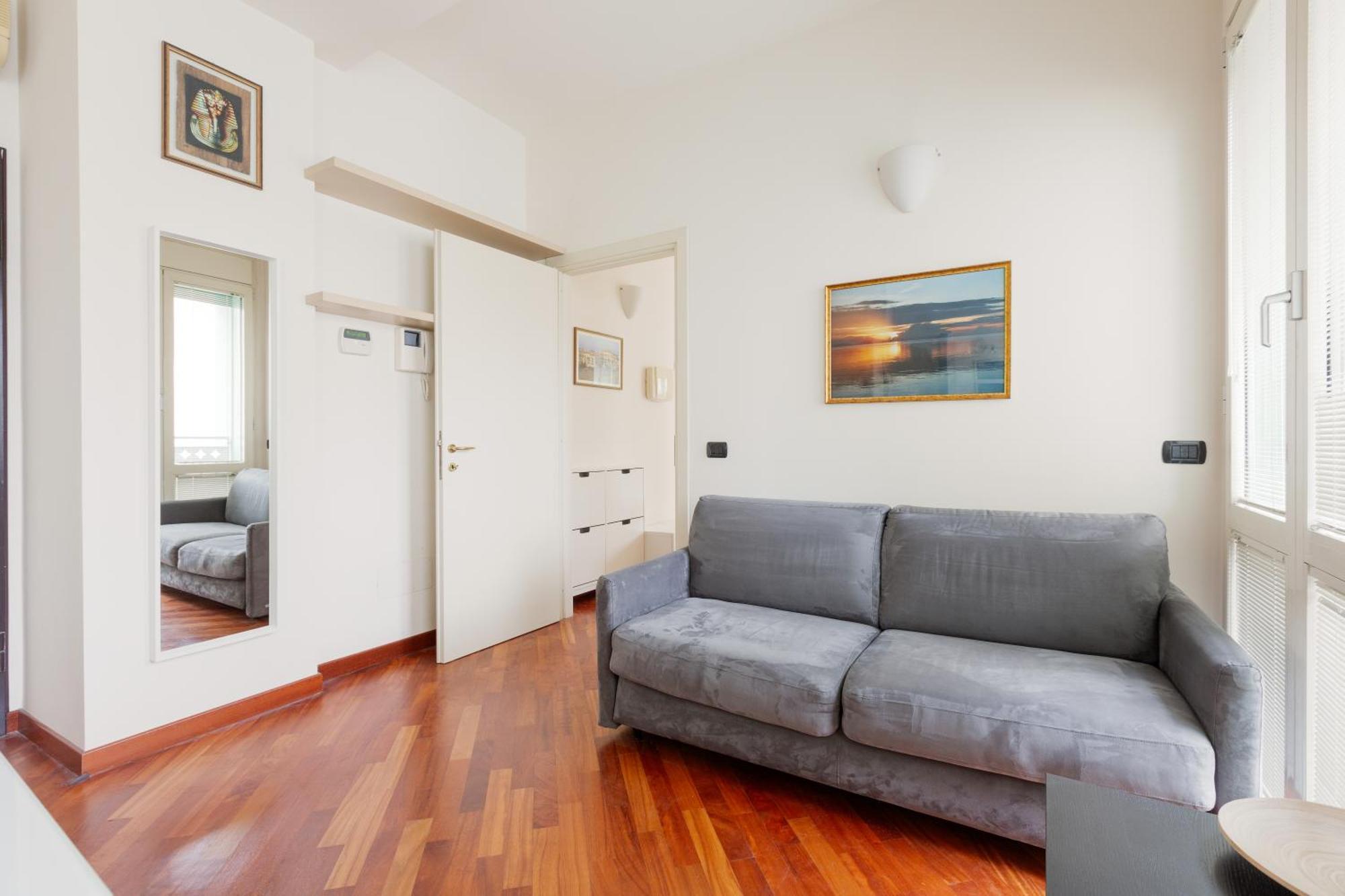 Bright & Comfy With Parking Mailand