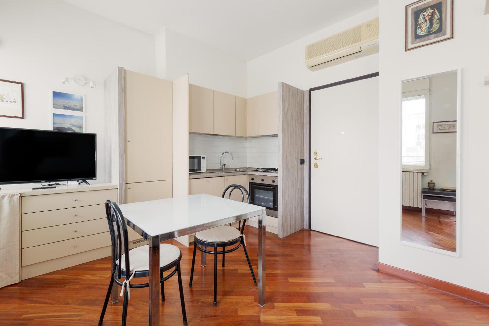 Bright & Comfy With Parking Apartamento Milão