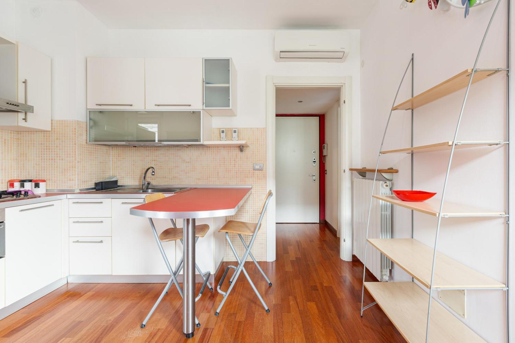 Zara Cozy With Balcony - 250m From M5 Istria * Milan