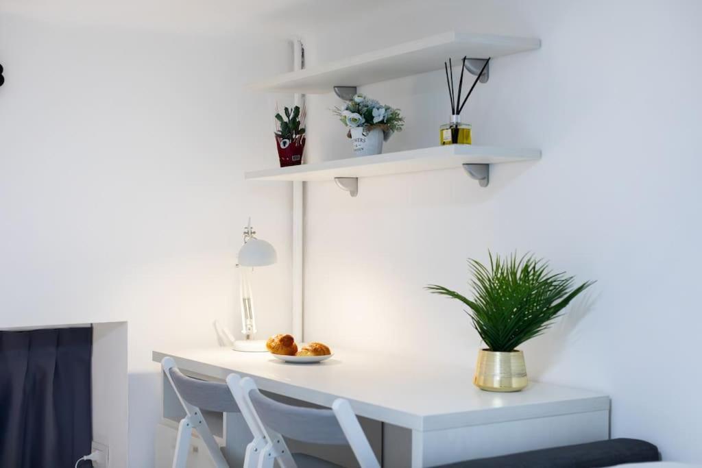 Three-suite With Free Netflix And Fast Wifi Apartment *