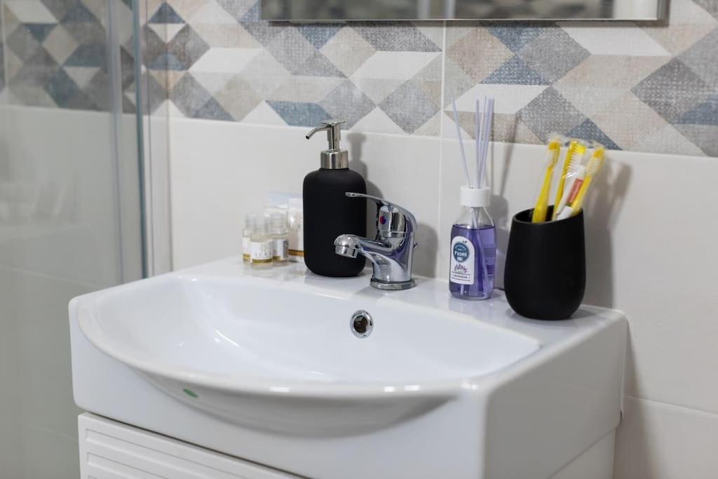 Three-suite With Free Netflix And Fast Wifi Apartment Milan