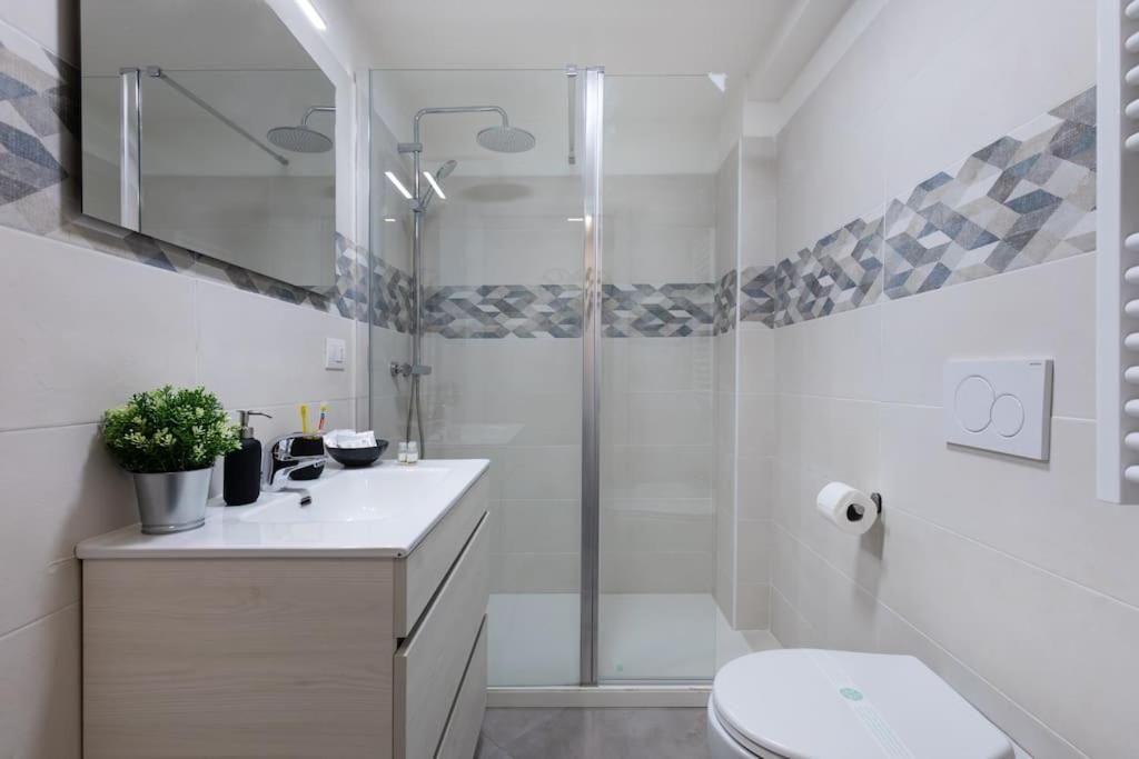 Three-suite With Free Netflix And Fast Wifi Apartment *