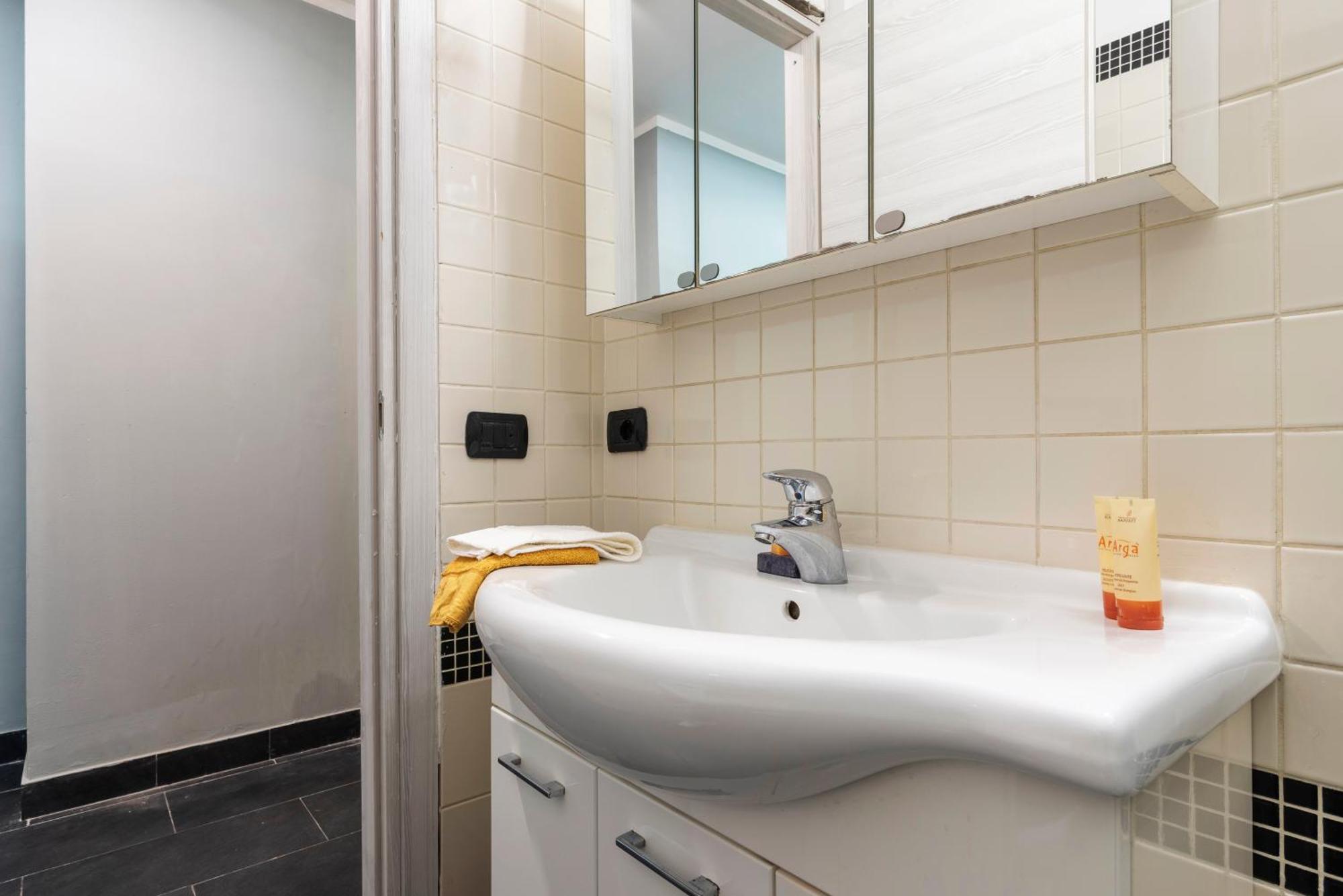 Apartment Flexyrent - Steps From Train Station