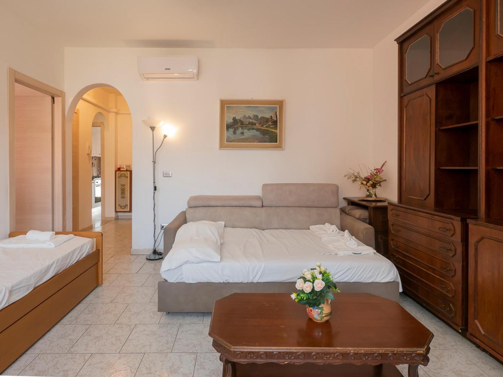 Ampio E Luminoso Appartamento, Posto Auto Gratuito - Quarenghi Apartamento *