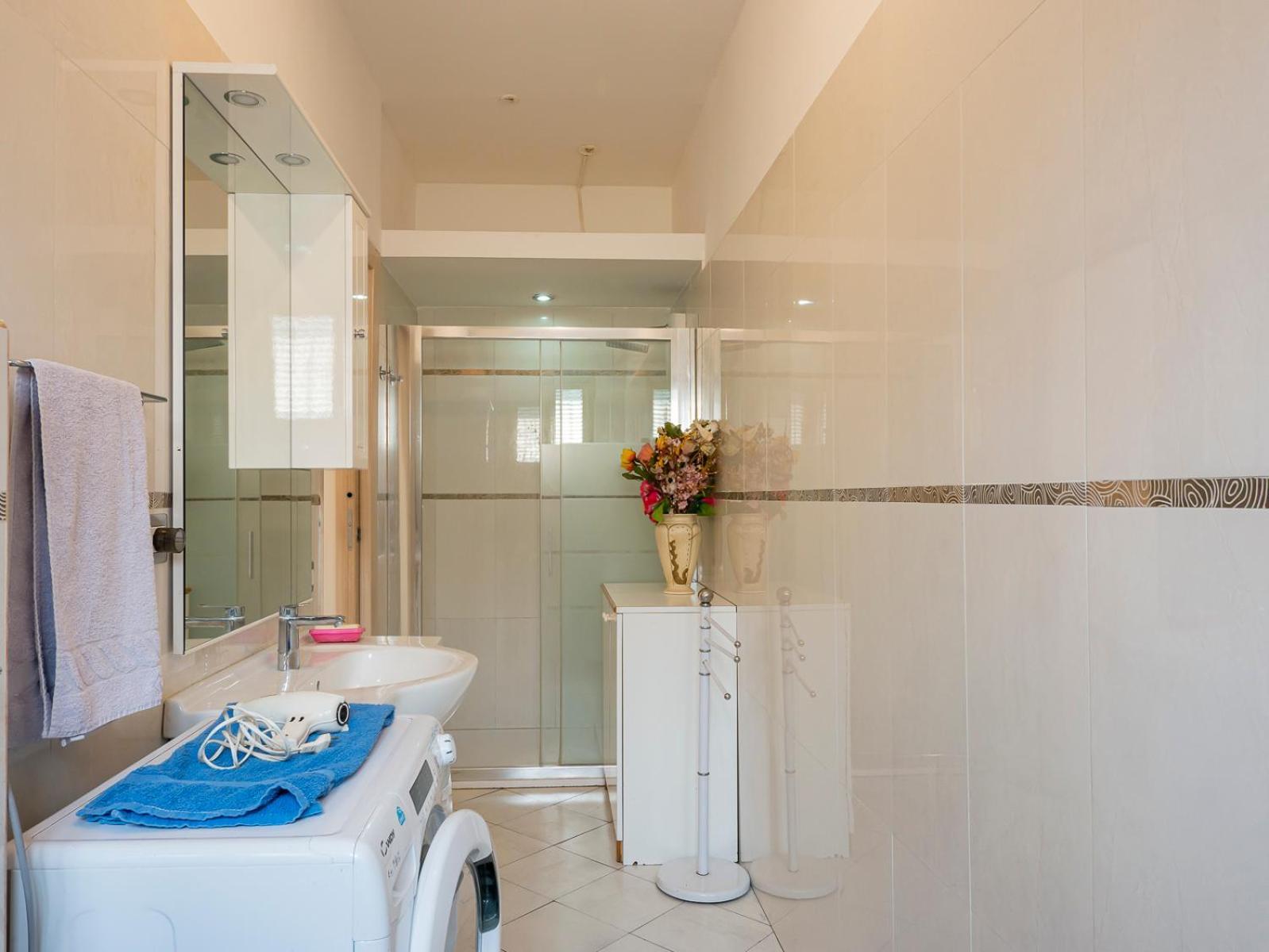 Ampio E Luminoso Appartamento, Posto Auto Gratuito - Quarenghi Apartamento