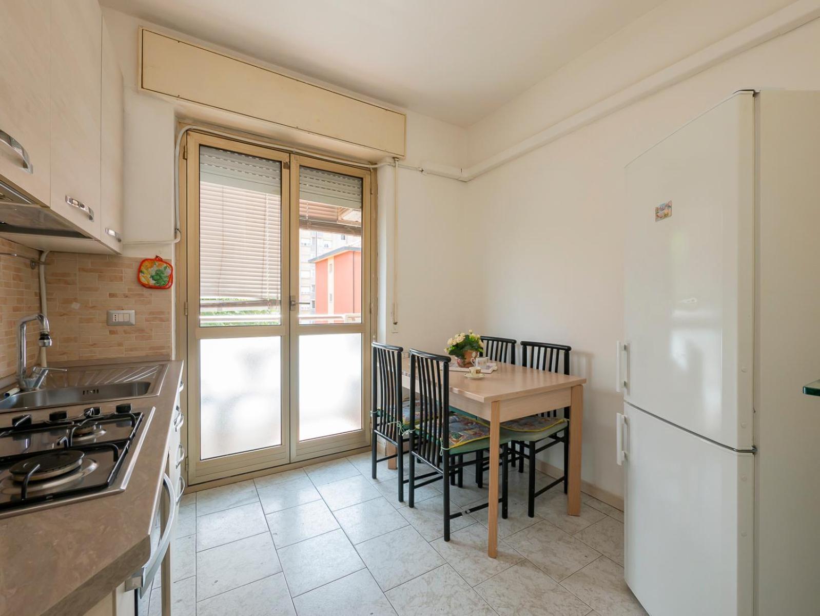 Apartamento Ampio E Luminoso Appartamento, Posto Auto Gratuito - Quarenghi Milão