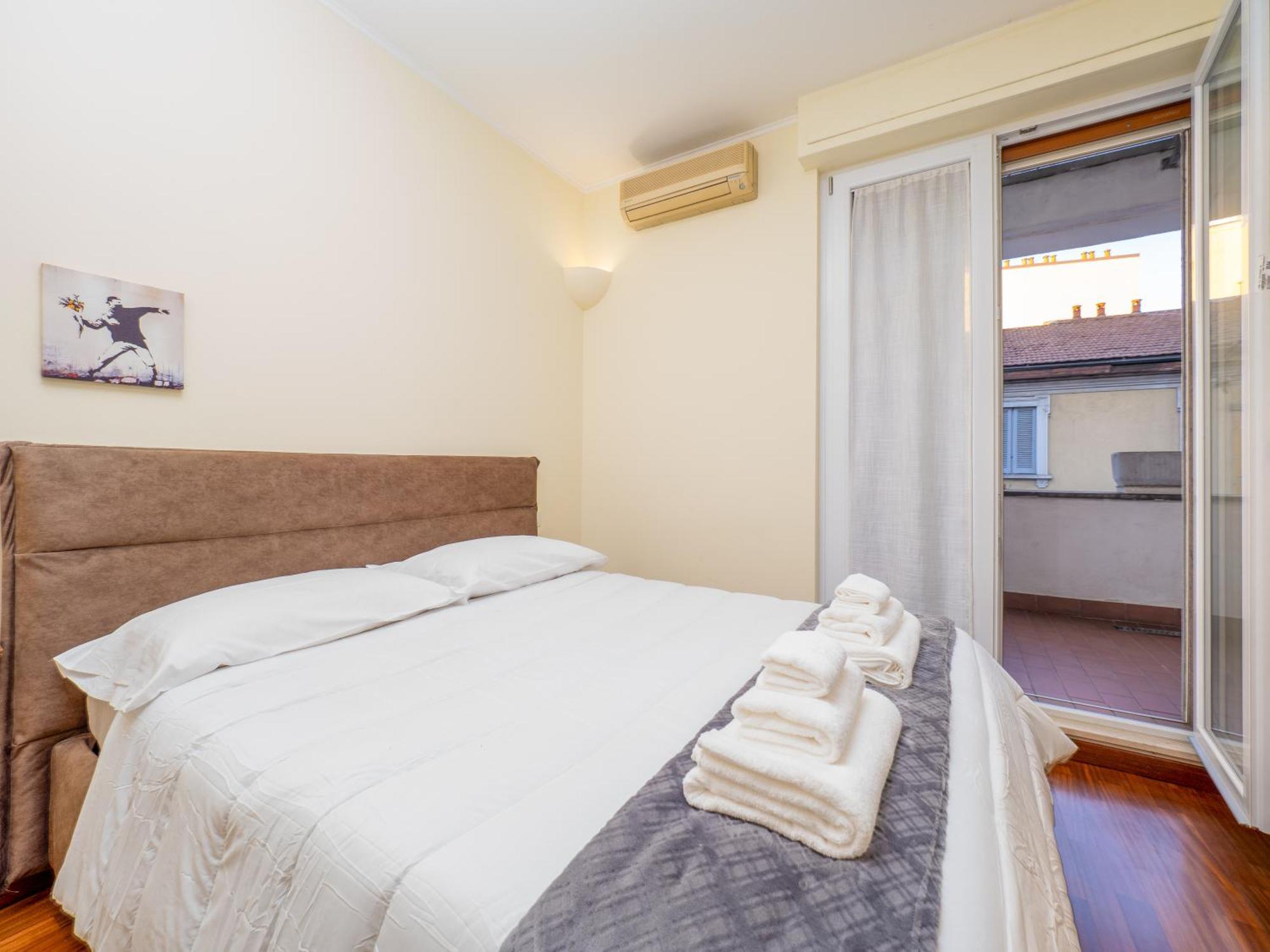Flat In Center With Terrace, Near Garibaldi Fs Mailand