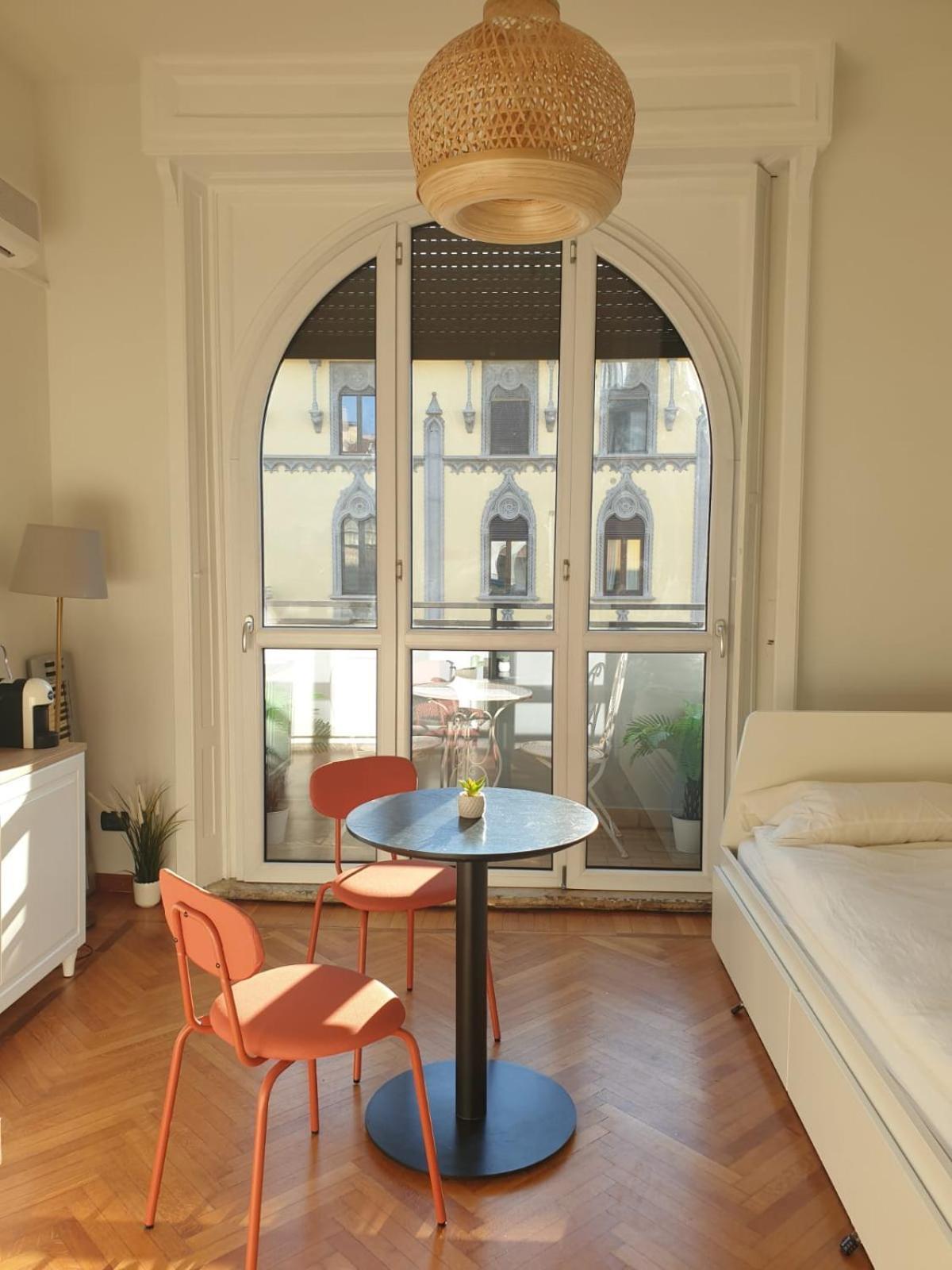 Apartment Elegante Monolocale - Pecchio 1930 *