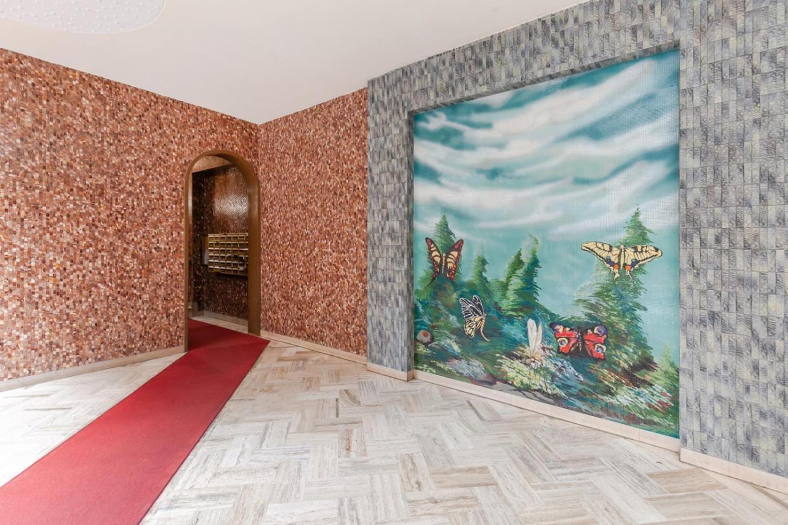 Butterfly Gate Apartment