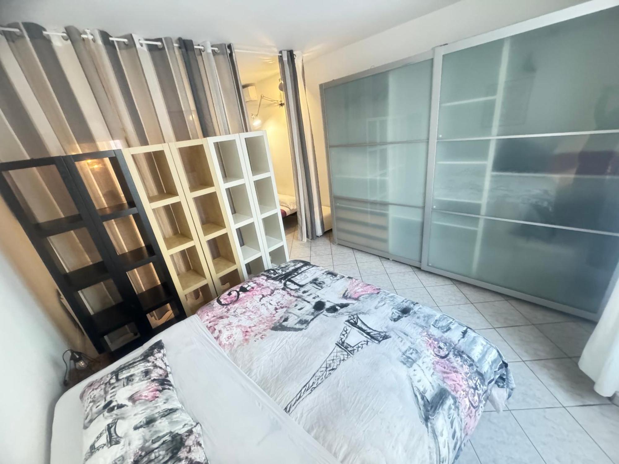 Sunny House Apartment *