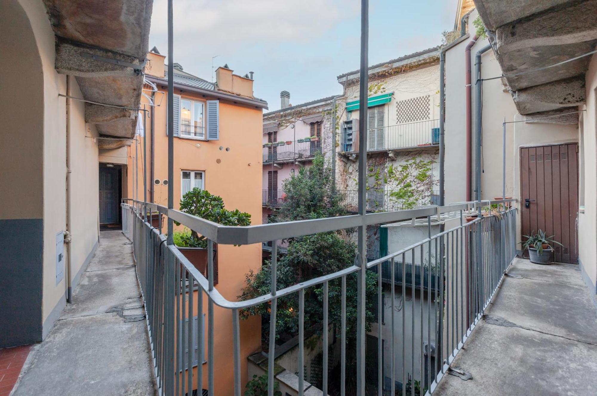 Sant Ambrogio Lovely Flat