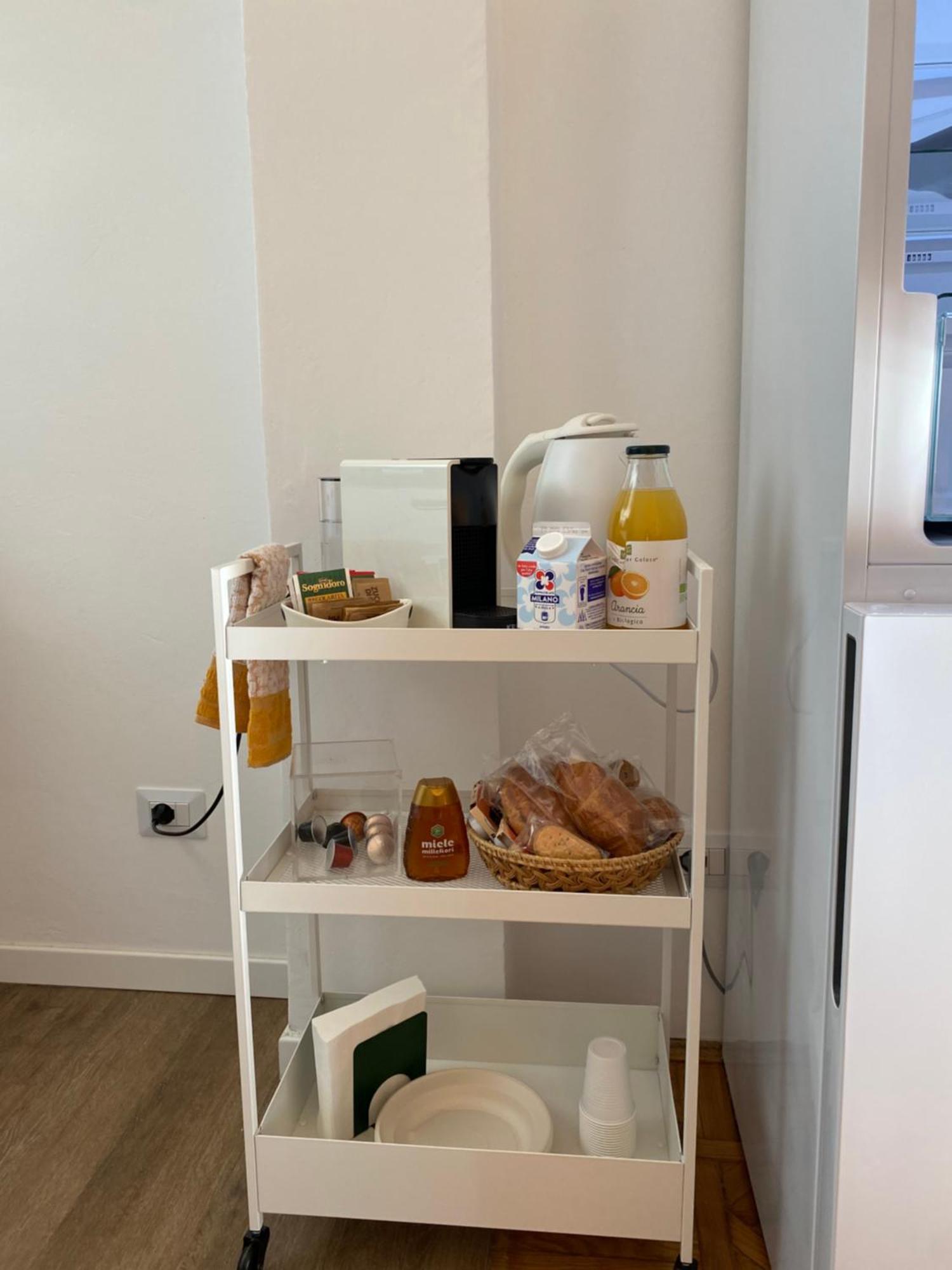 Daniela's Spazioso Ai Navigli Apartamento Milão